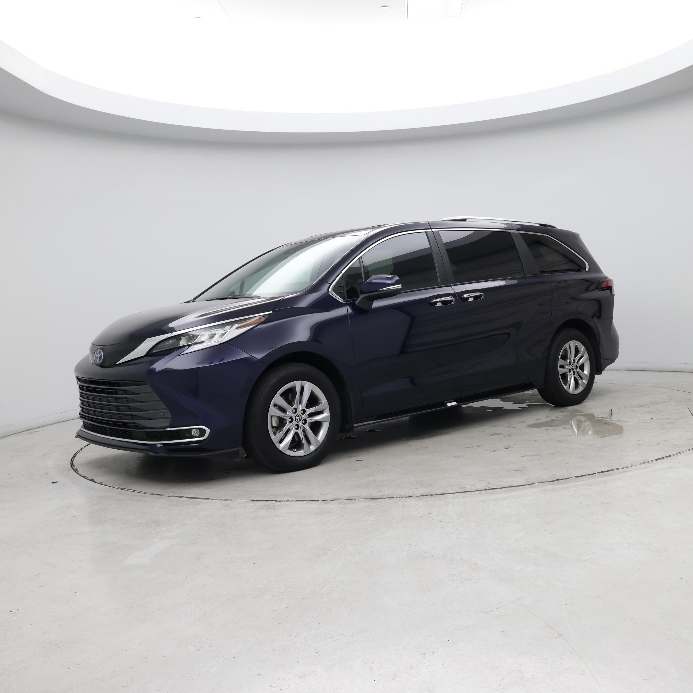 Thumbnail: 2025 Toyota Sienna - 3