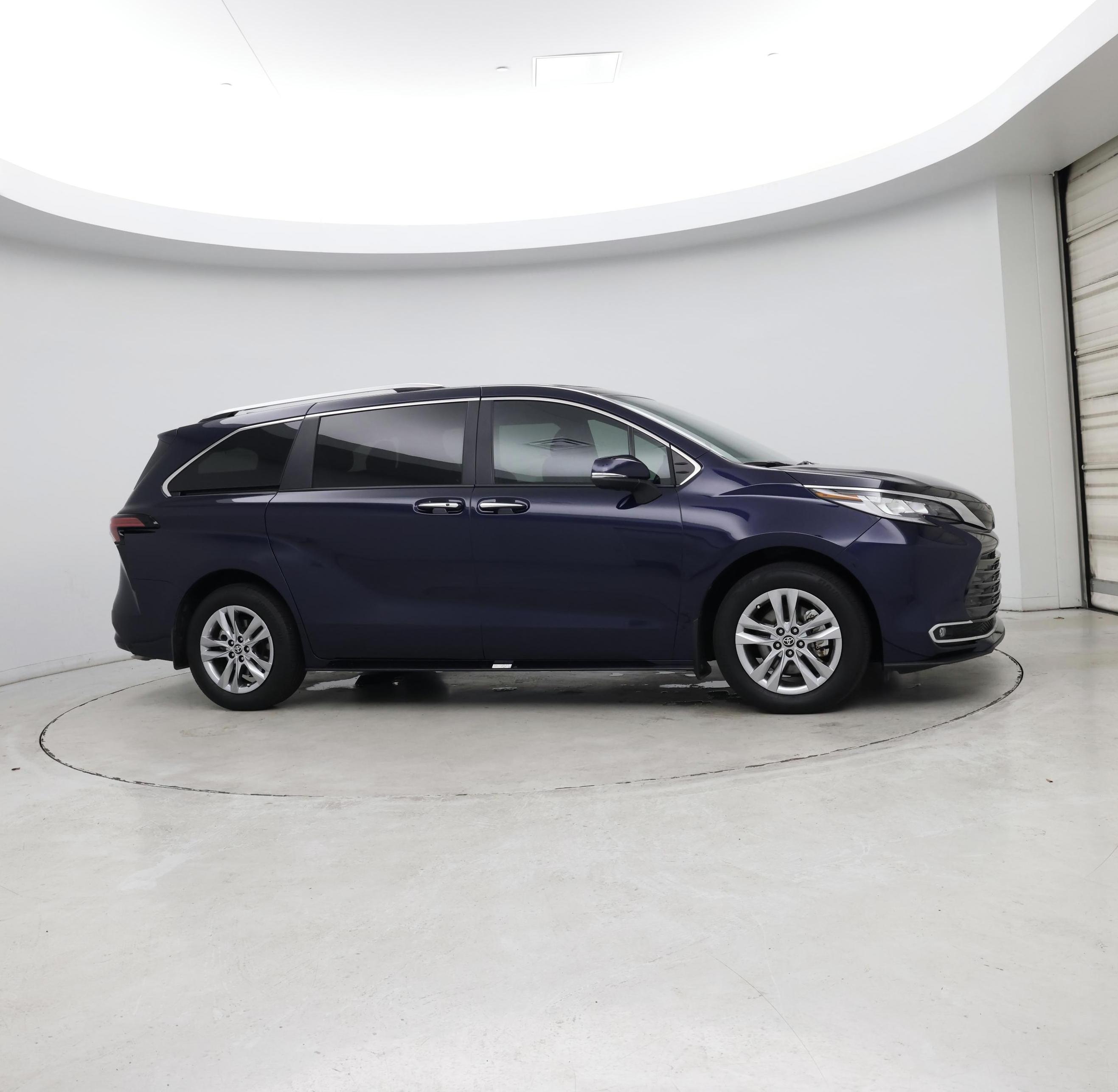 Thumbnail: 2025 Toyota Sienna - 7