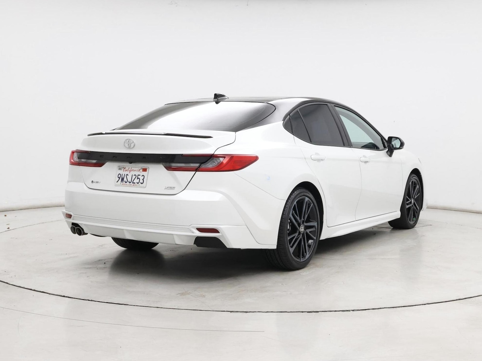 2026 Toyota Camry XSE - Photo 9