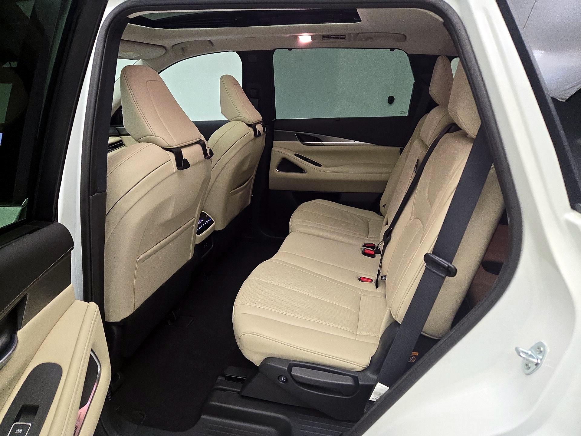 Thumbnail: 2025 INFINITI QX60 - 19