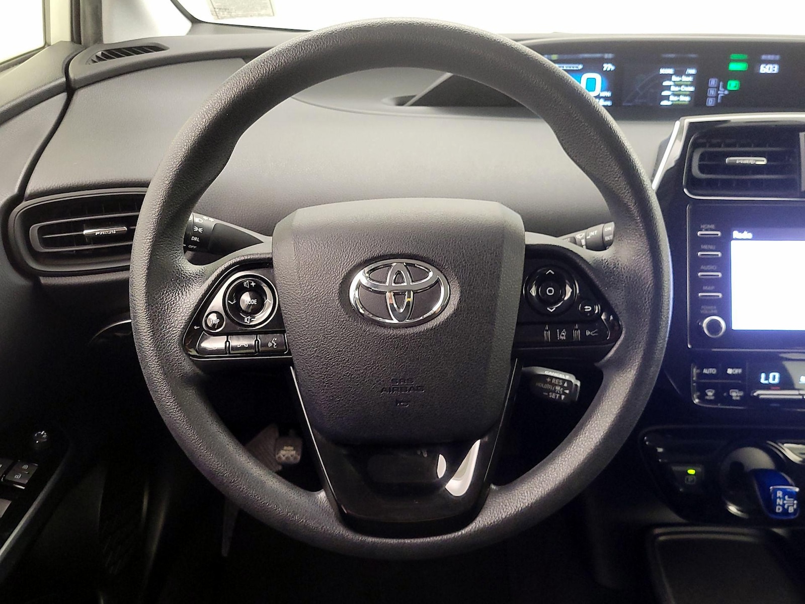 2020 Toyota Prius LE - Photo 11