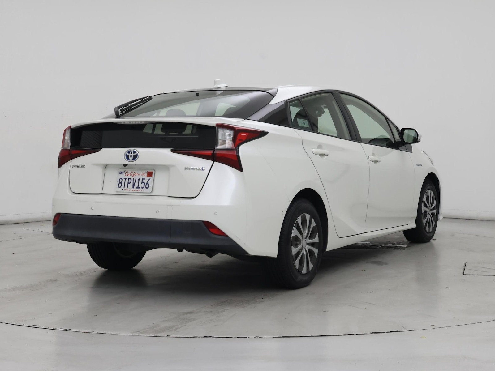 2020 Toyota Prius LE - Photo 9