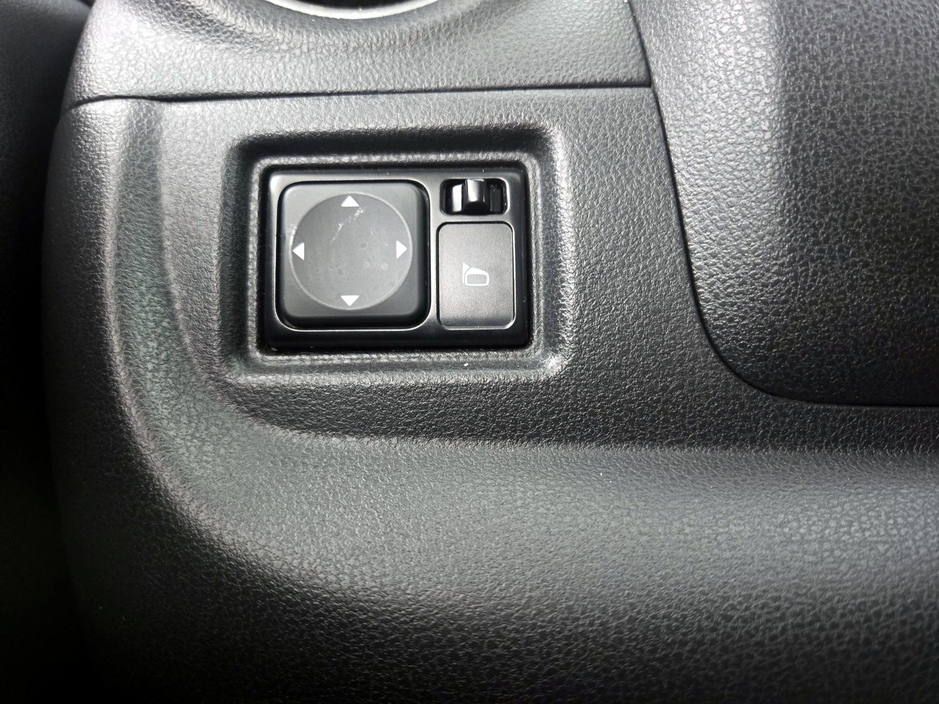 Thumbnail: 2016 Nissan Versa - 13