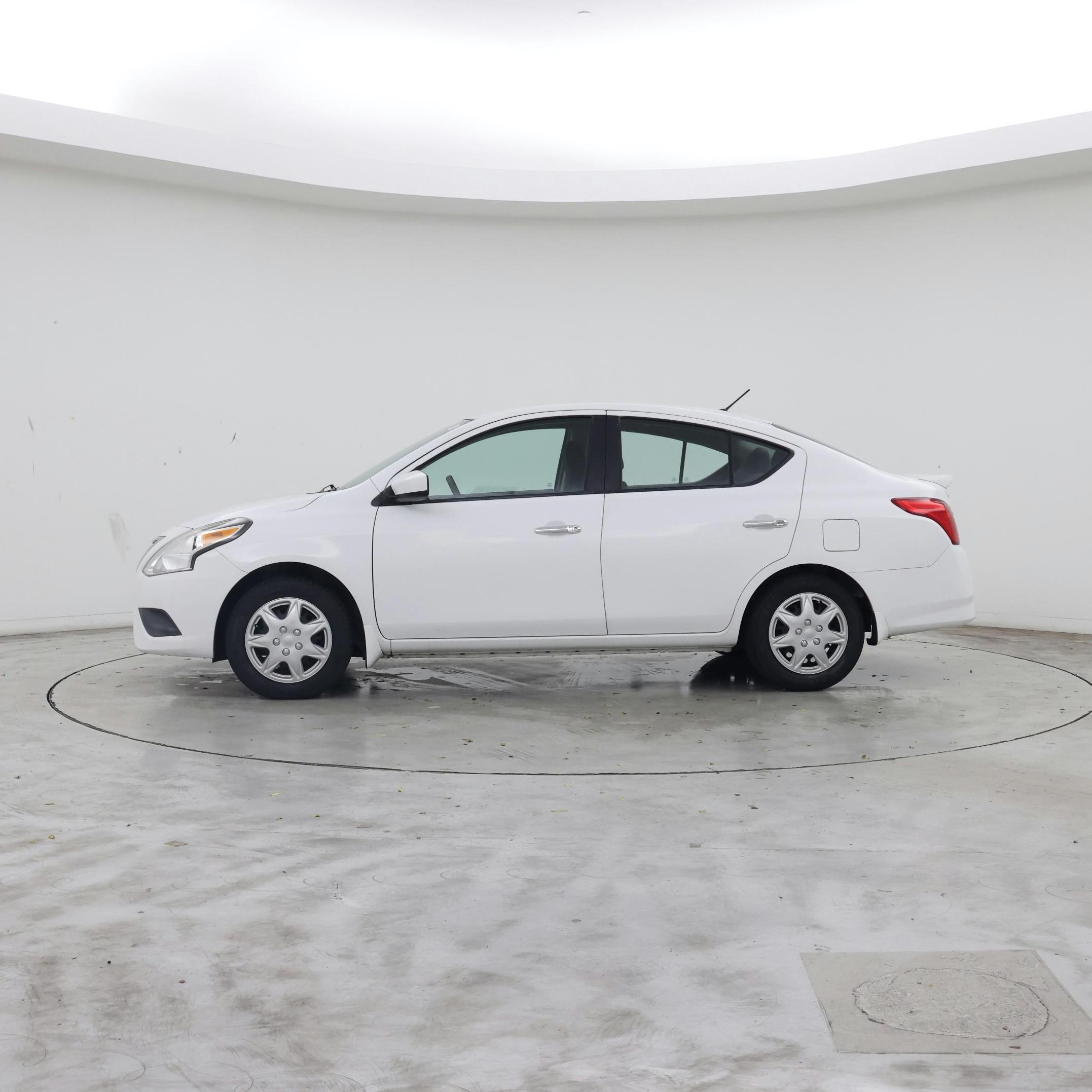 Thumbnail: 2016 Nissan Versa - 3