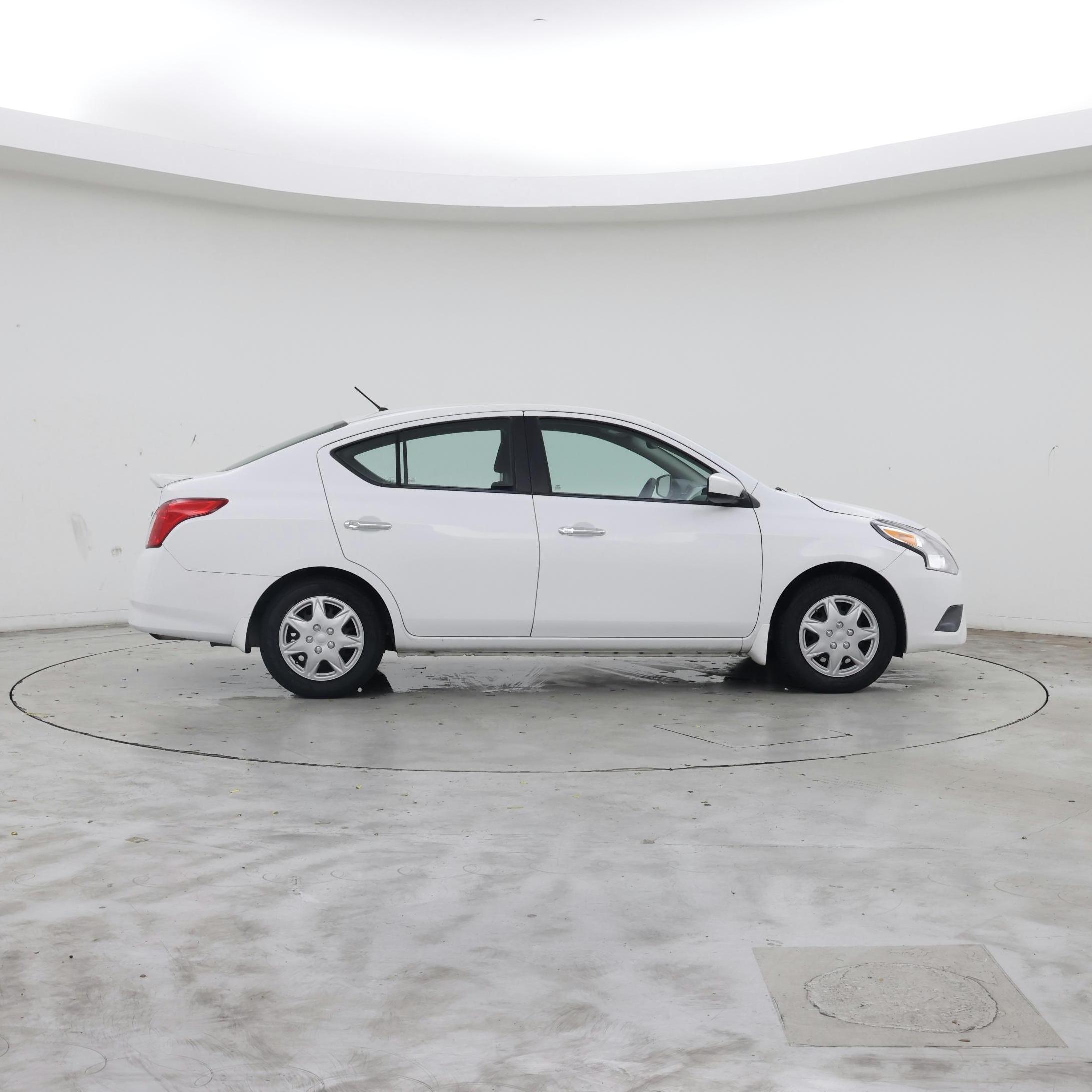 Thumbnail: 2016 Nissan Versa - 7