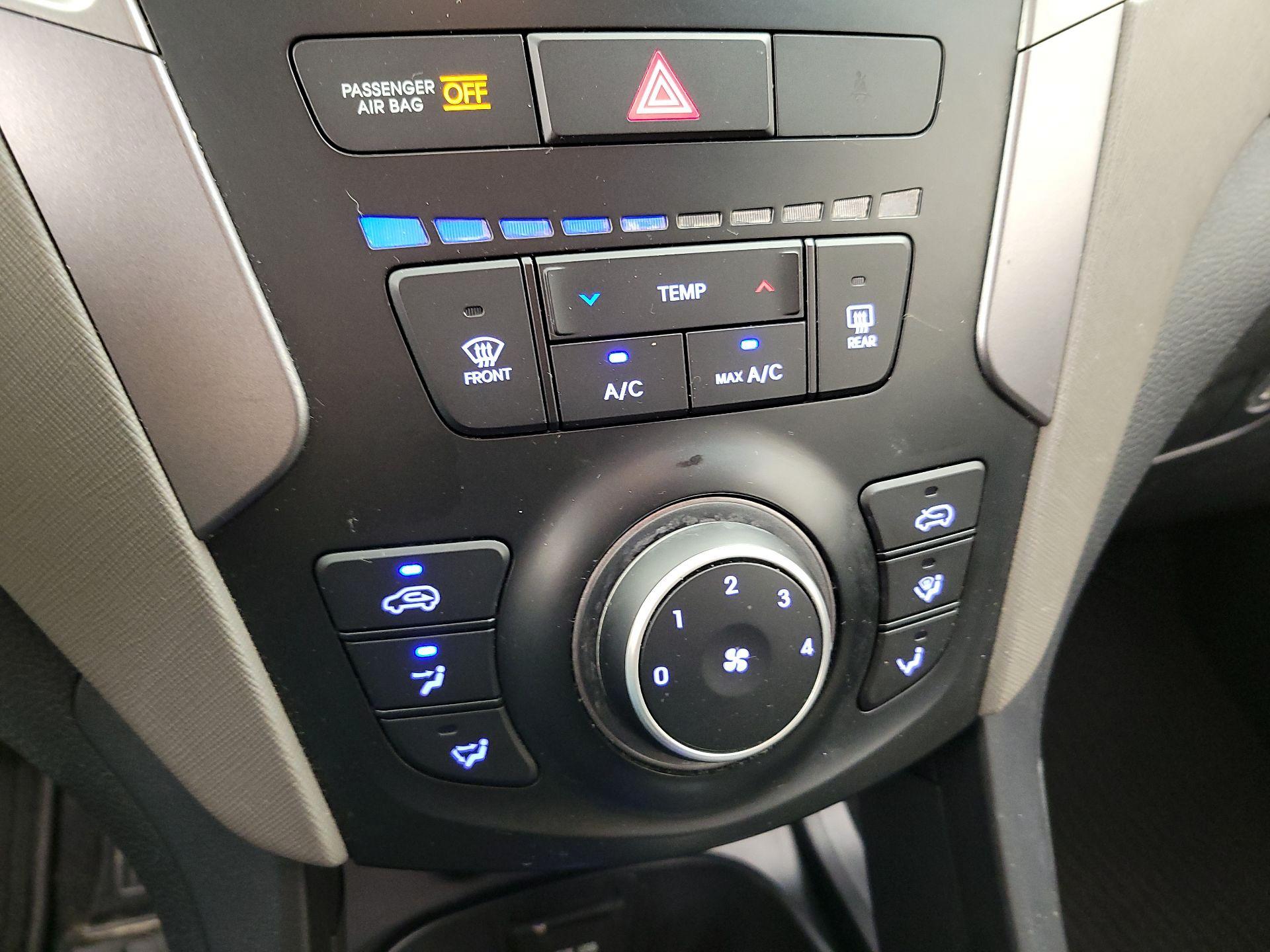 Thumbnail: 2015 Hyundai Santa Fe - 14