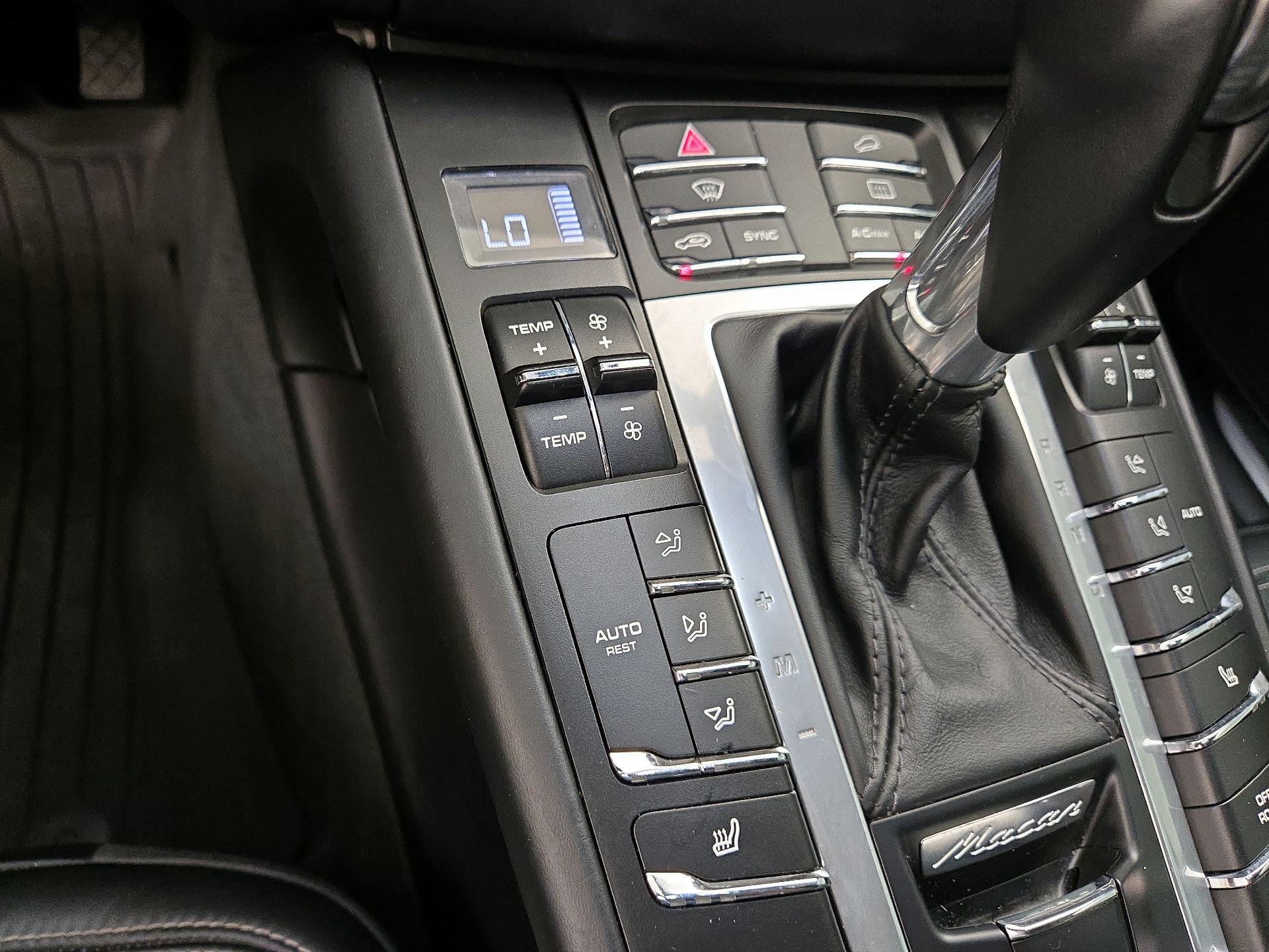 Thumbnail: 2018 Porsche Macan - 17