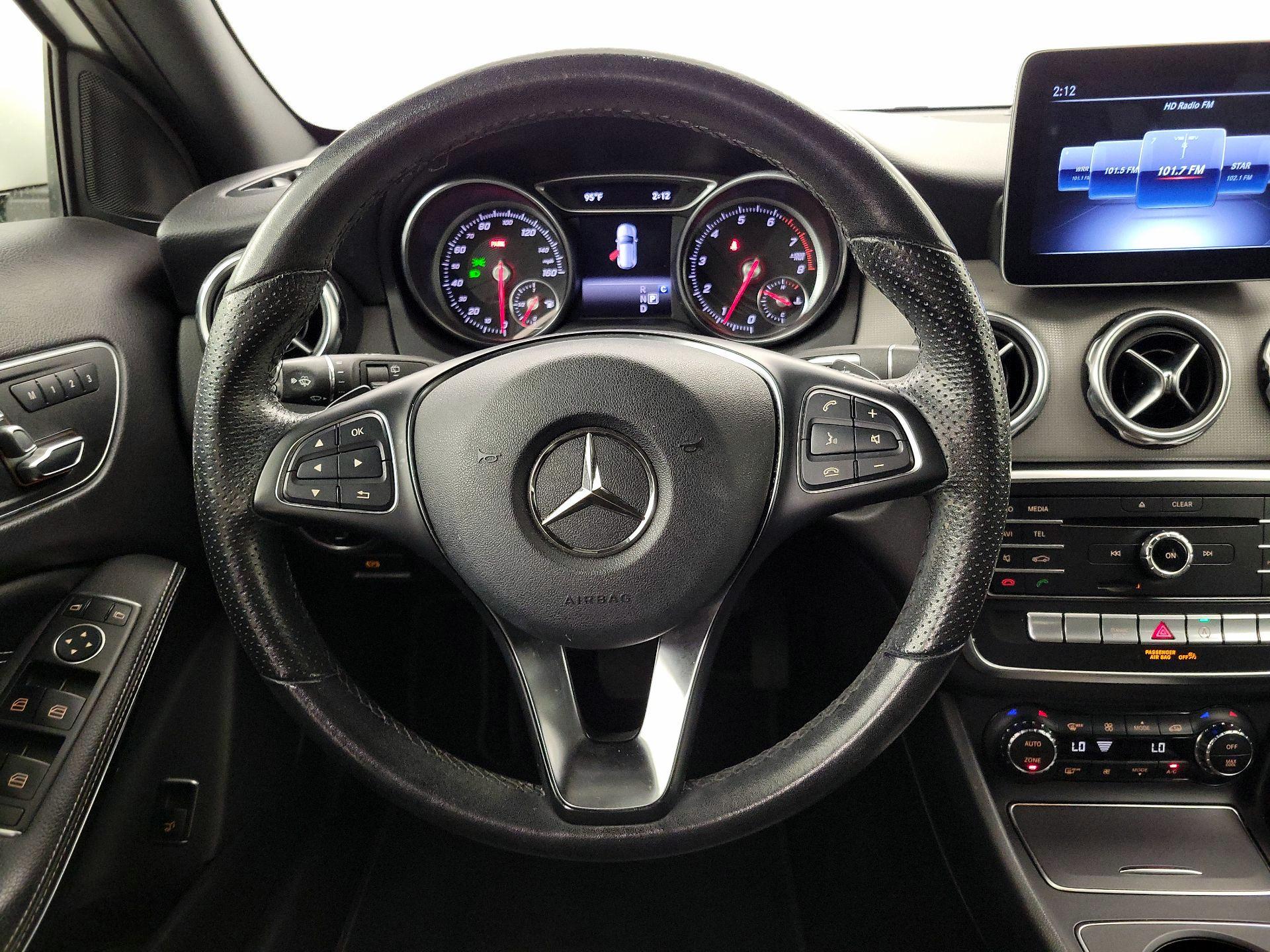 Thumbnail: 2020 Mercedes-Benz GLA - 10