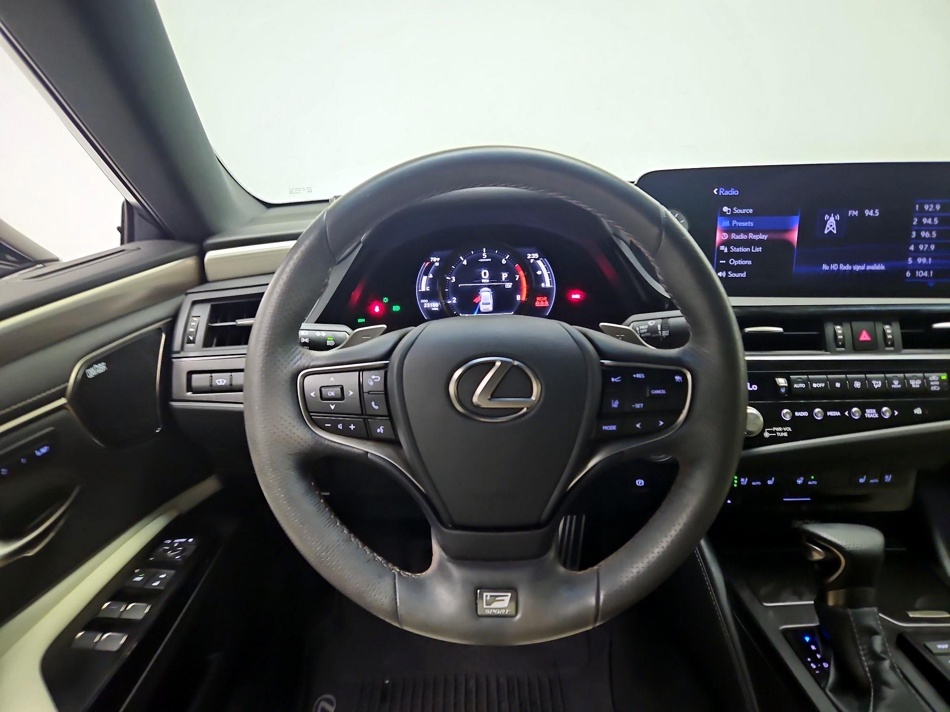 Thumbnail: 2022 Lexus ES - 10