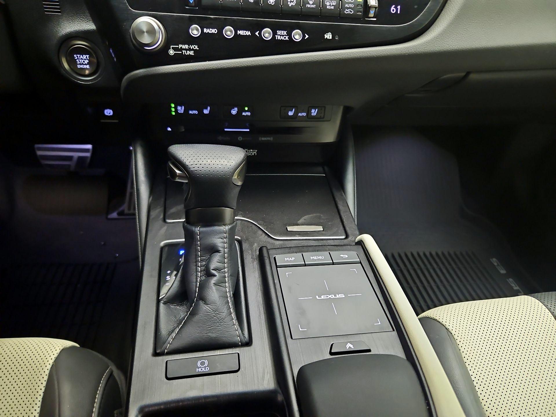 Thumbnail: 2022 Lexus ES - 16
