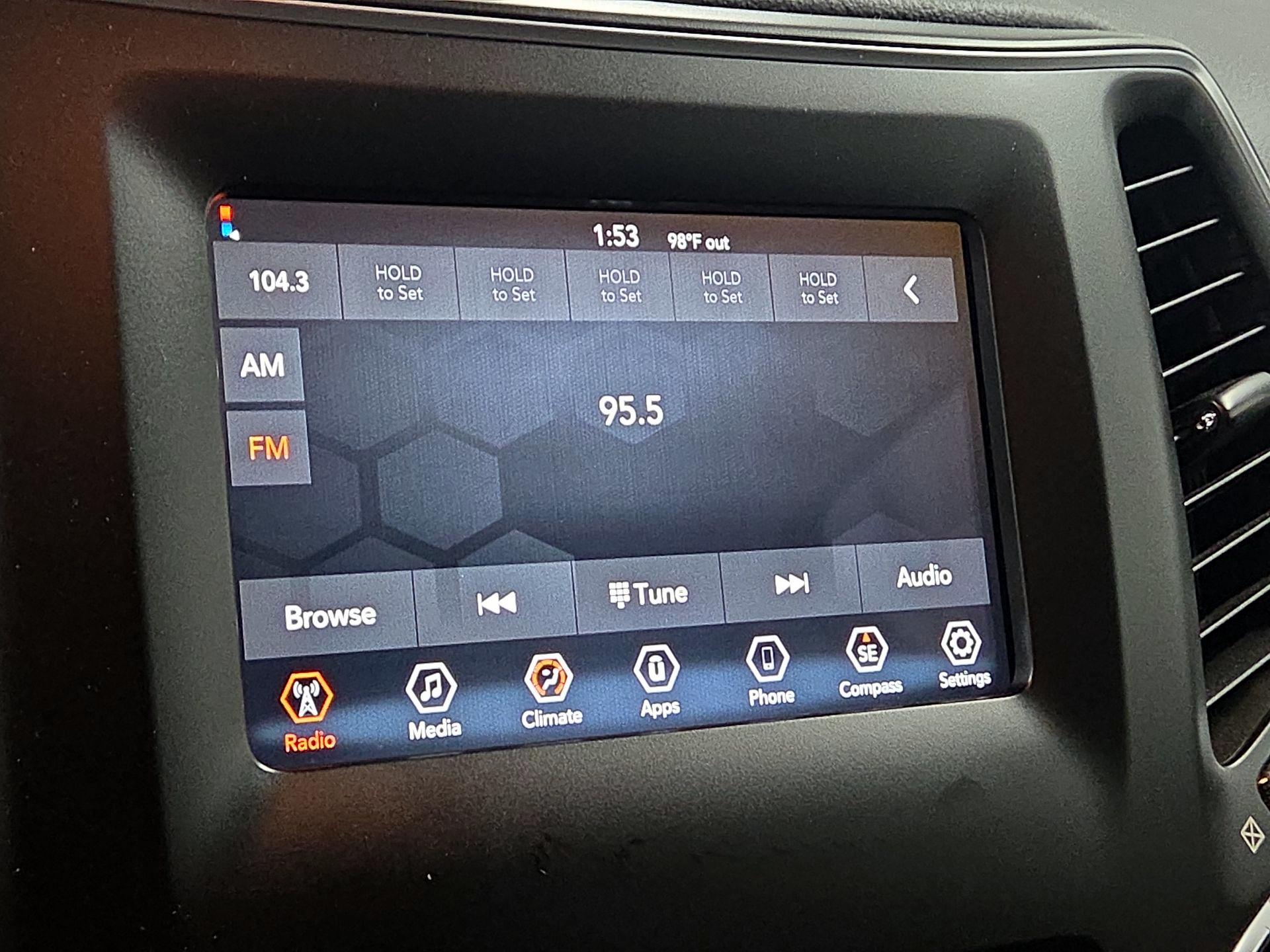 Thumbnail: 2020 Jeep Cherokee - 15