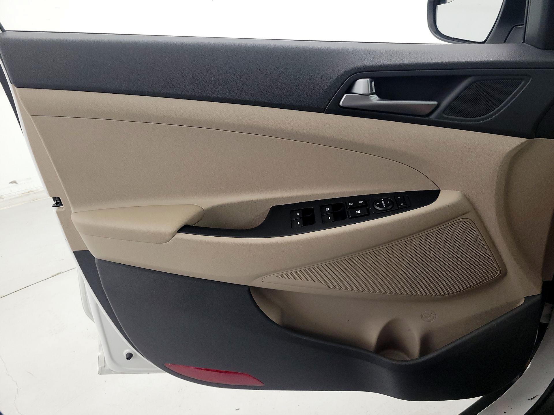 Thumbnail: 2017 Hyundai Tucson - 12
