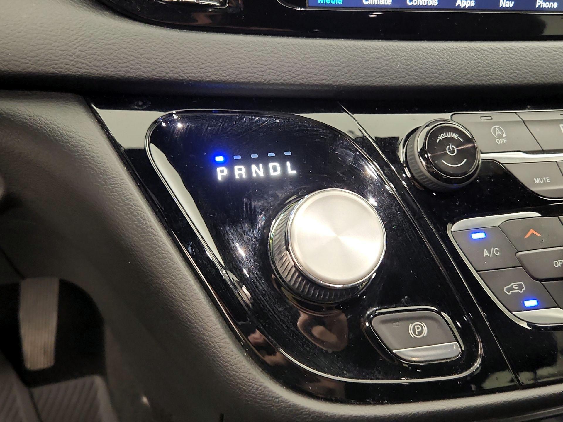 Thumbnail: 2020 Chrysler Pacifica - 17