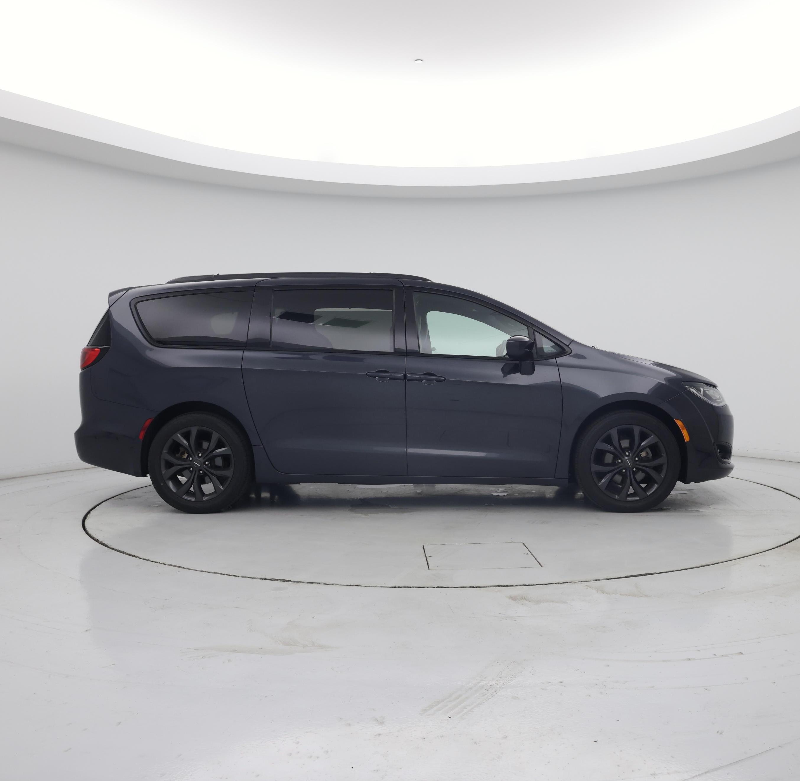 Thumbnail: 2020 Chrysler Pacifica - 7