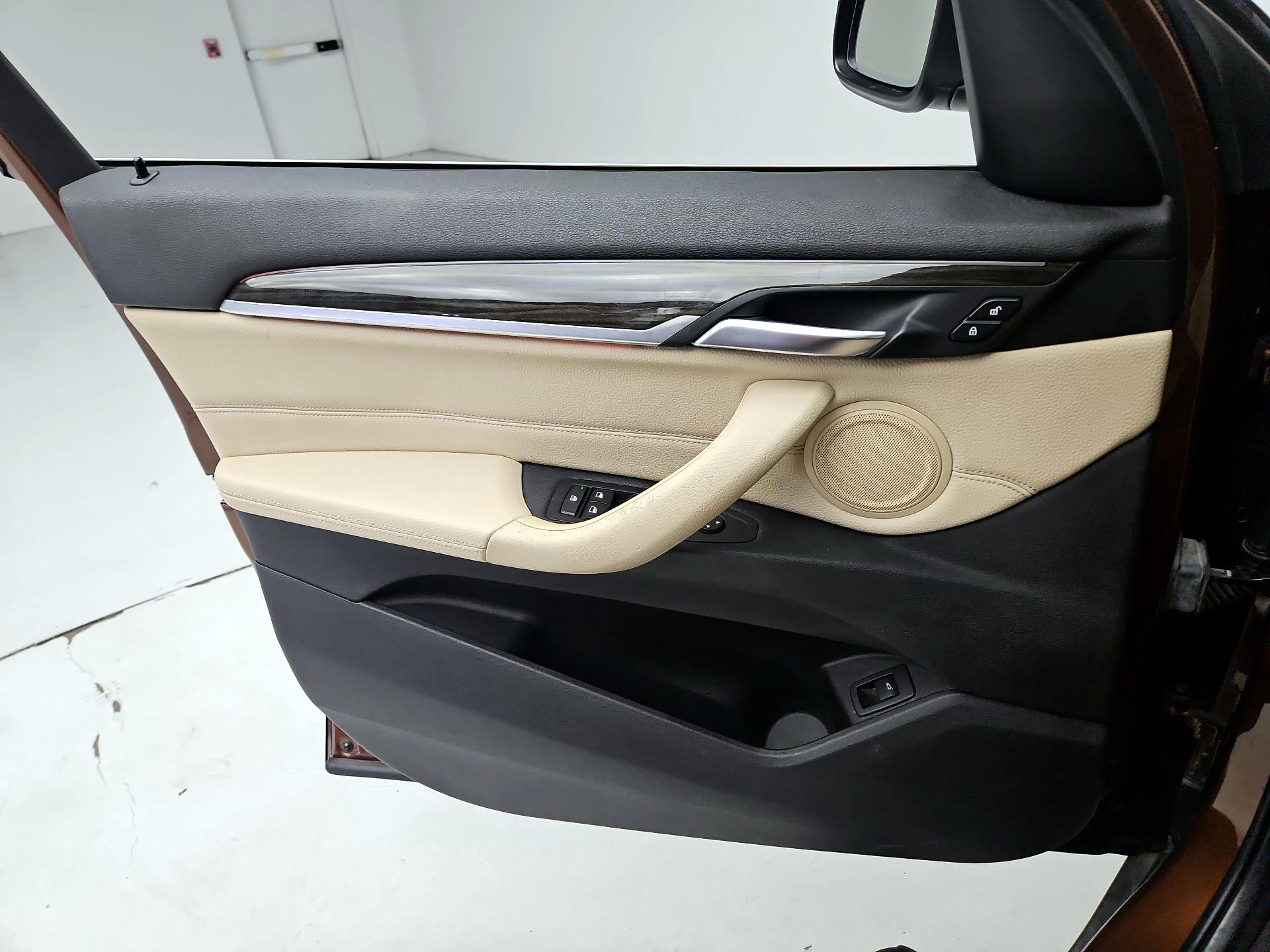 Thumbnail: 2016 BMW X1 - 12