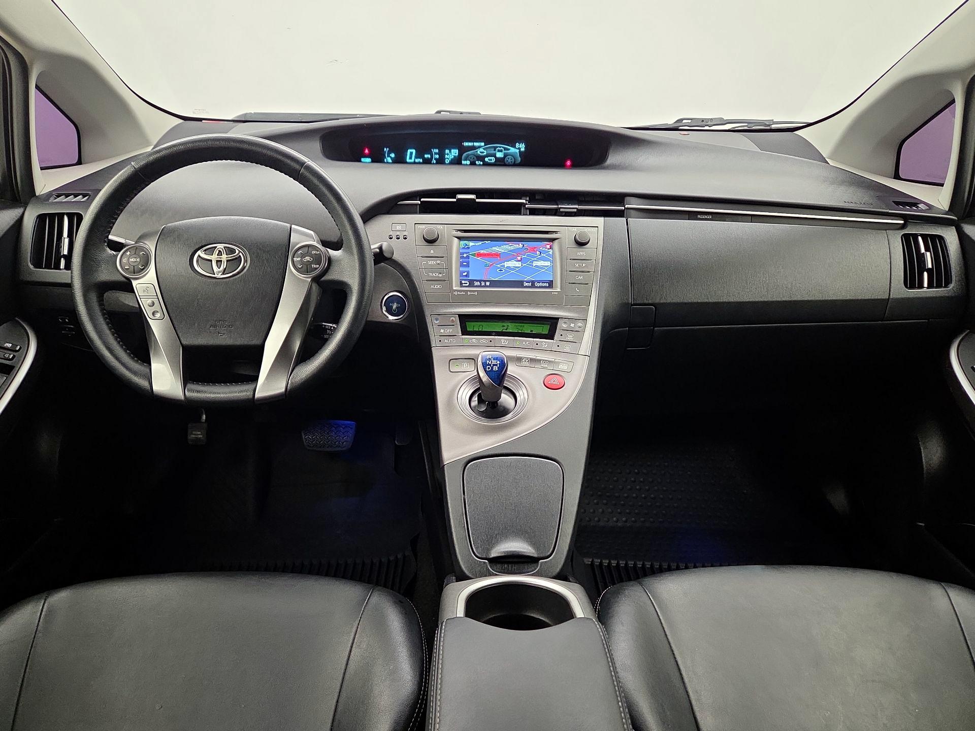 Thumbnail: 2015 Toyota Prius - 9