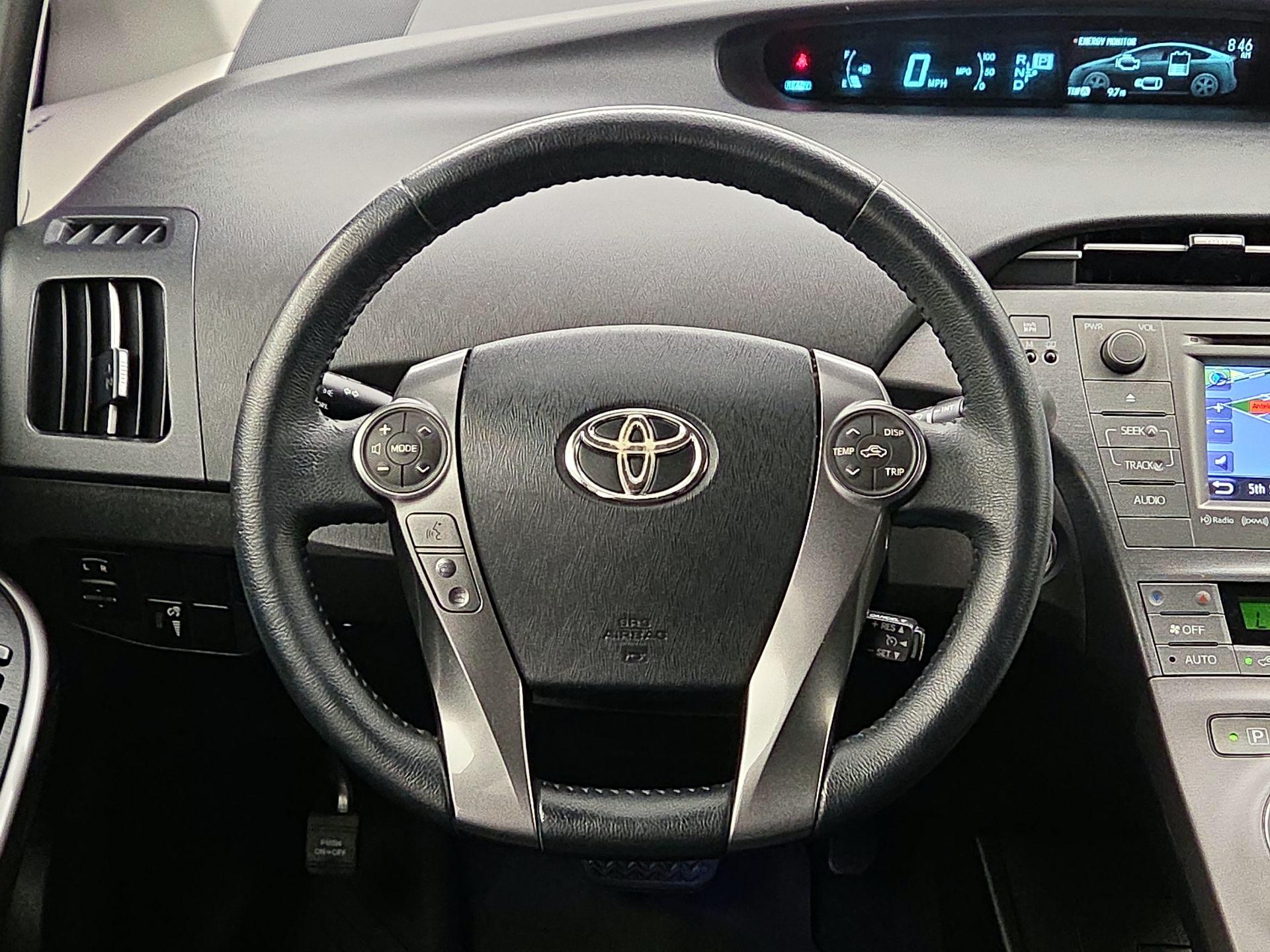Thumbnail: 2015 Toyota Prius - 10