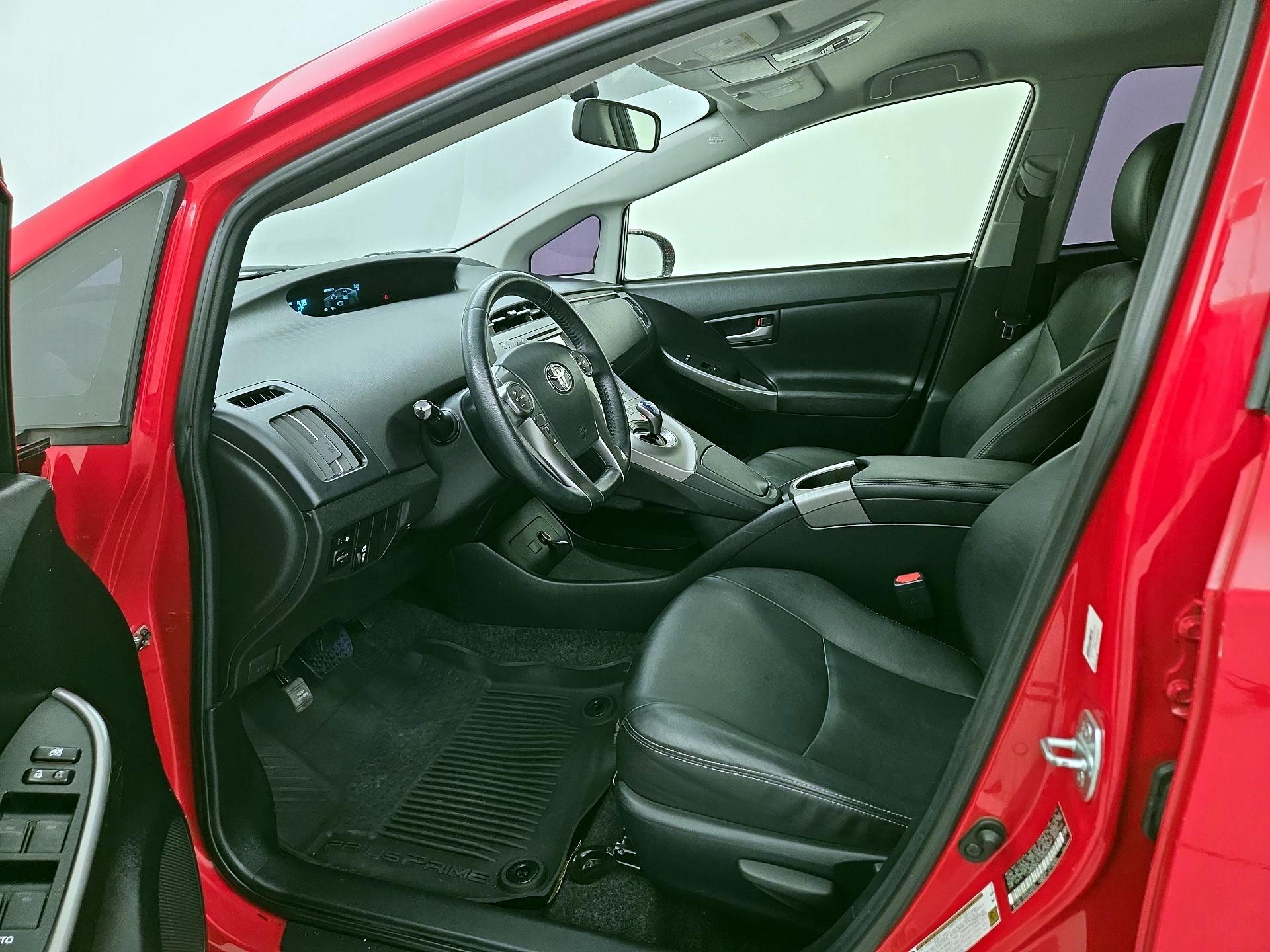 Thumbnail: 2015 Toyota Prius - 11