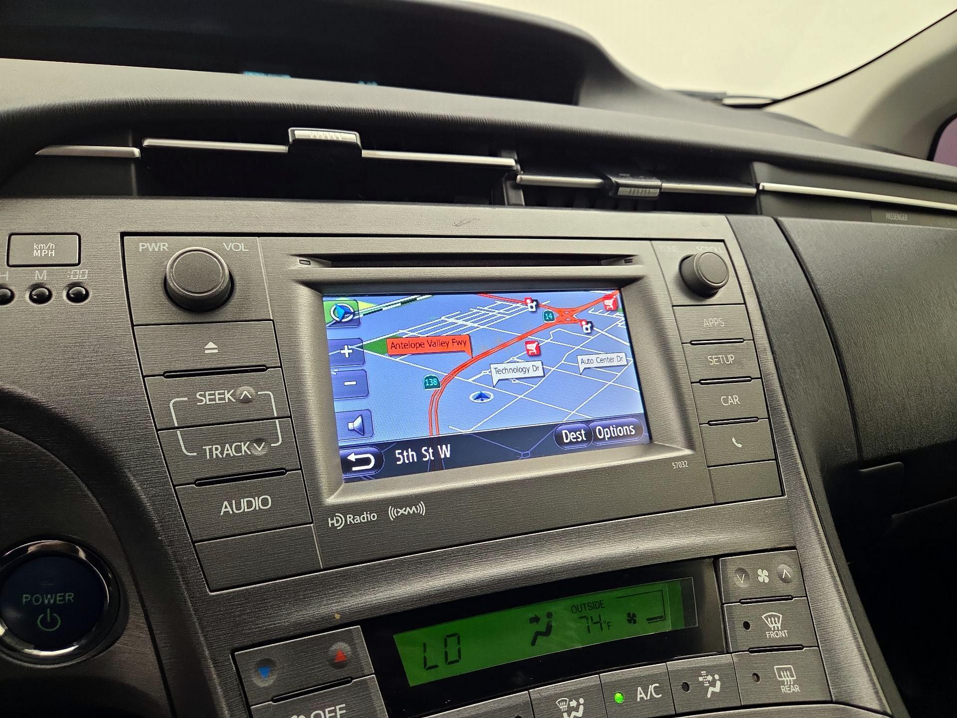 Thumbnail: 2015 Toyota Prius - 14