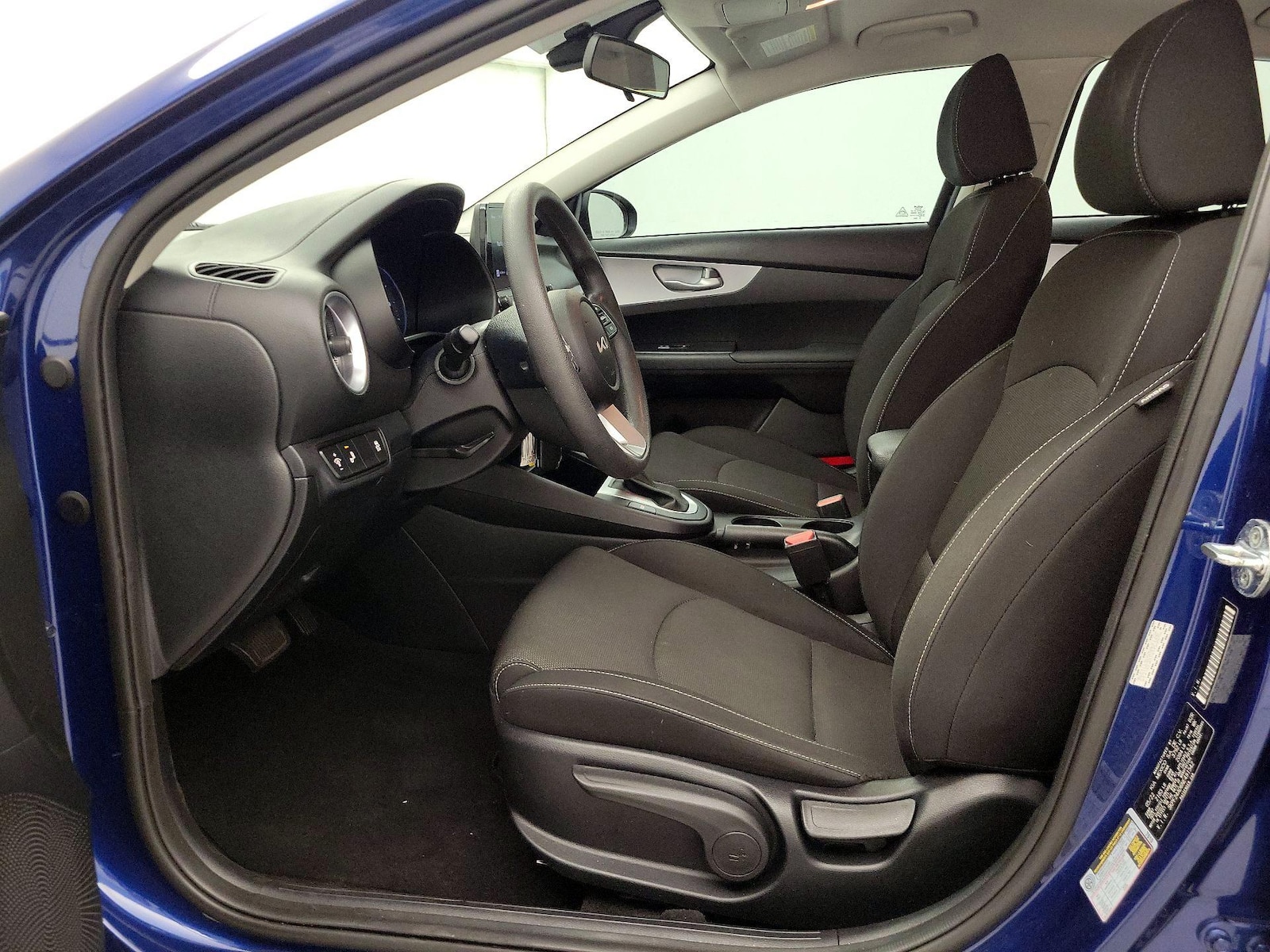 2022 Kia FORTE LXS - Photo 12