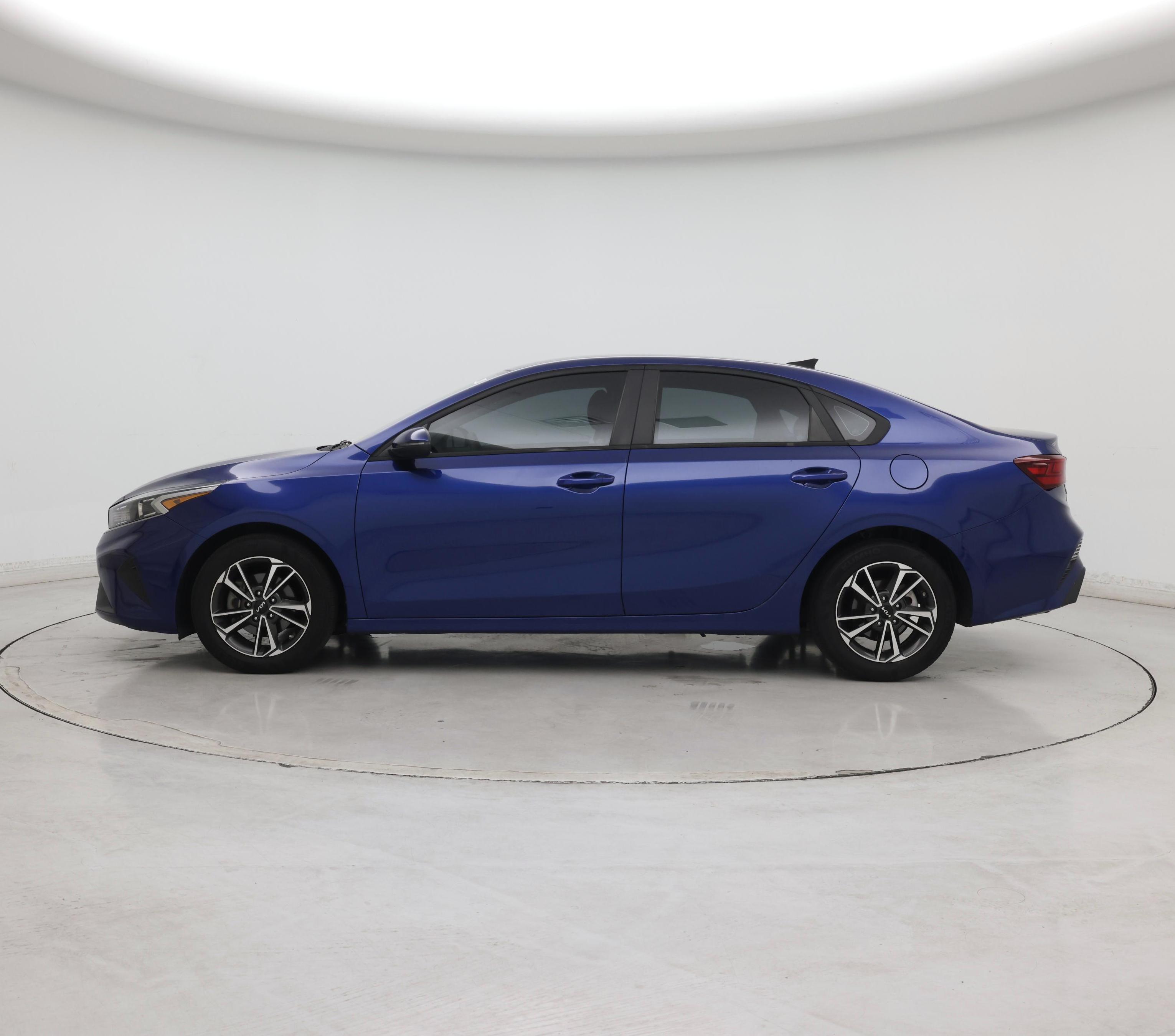 Thumbnail: 2022 Kia Forte - 3