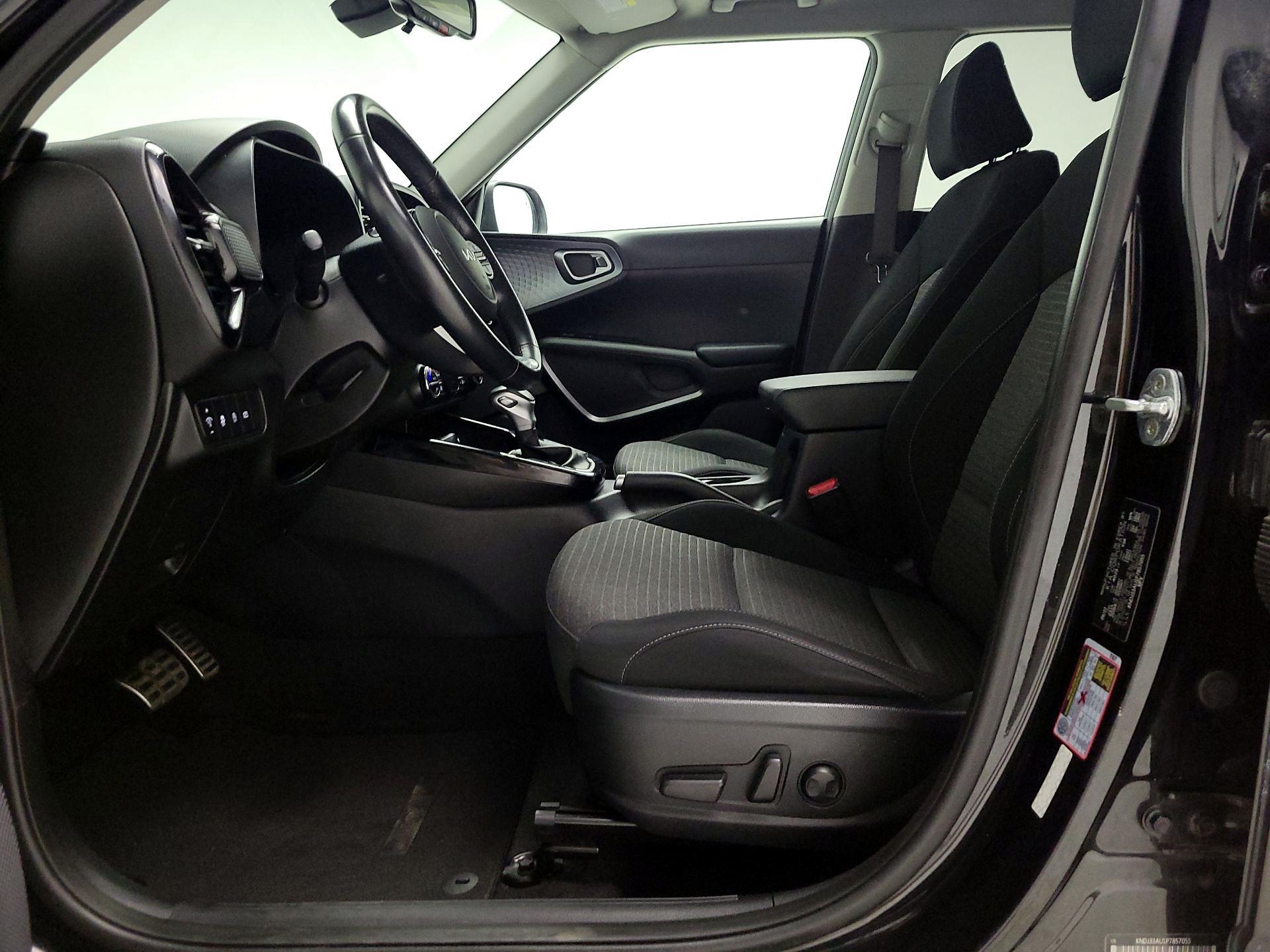 Thumbnail: 2023 Kia Soul - 11