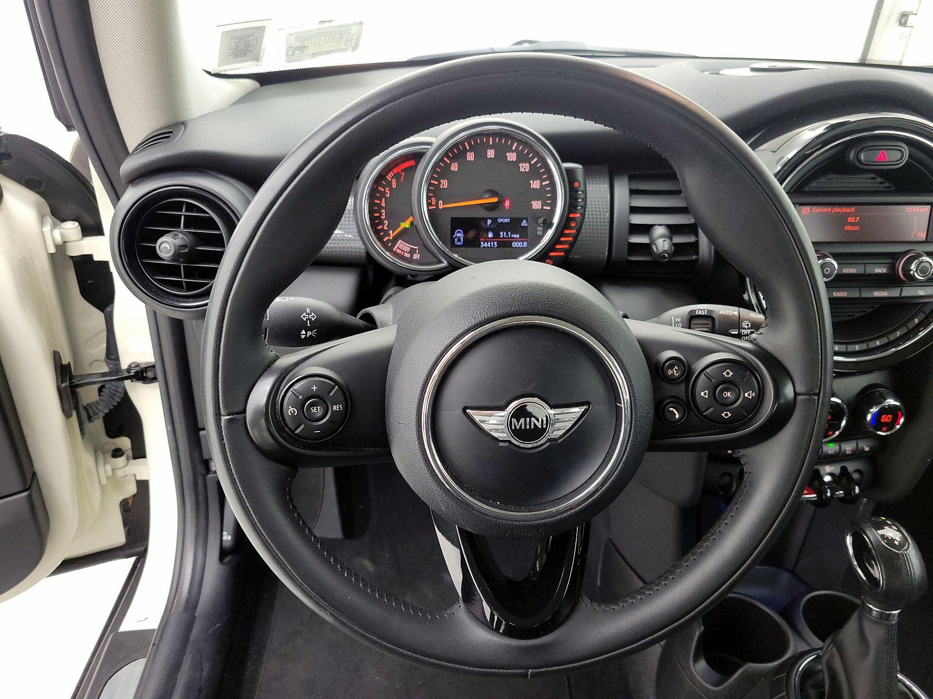 Thumbnail: 2015 MINI Cooper Hardtop - 10