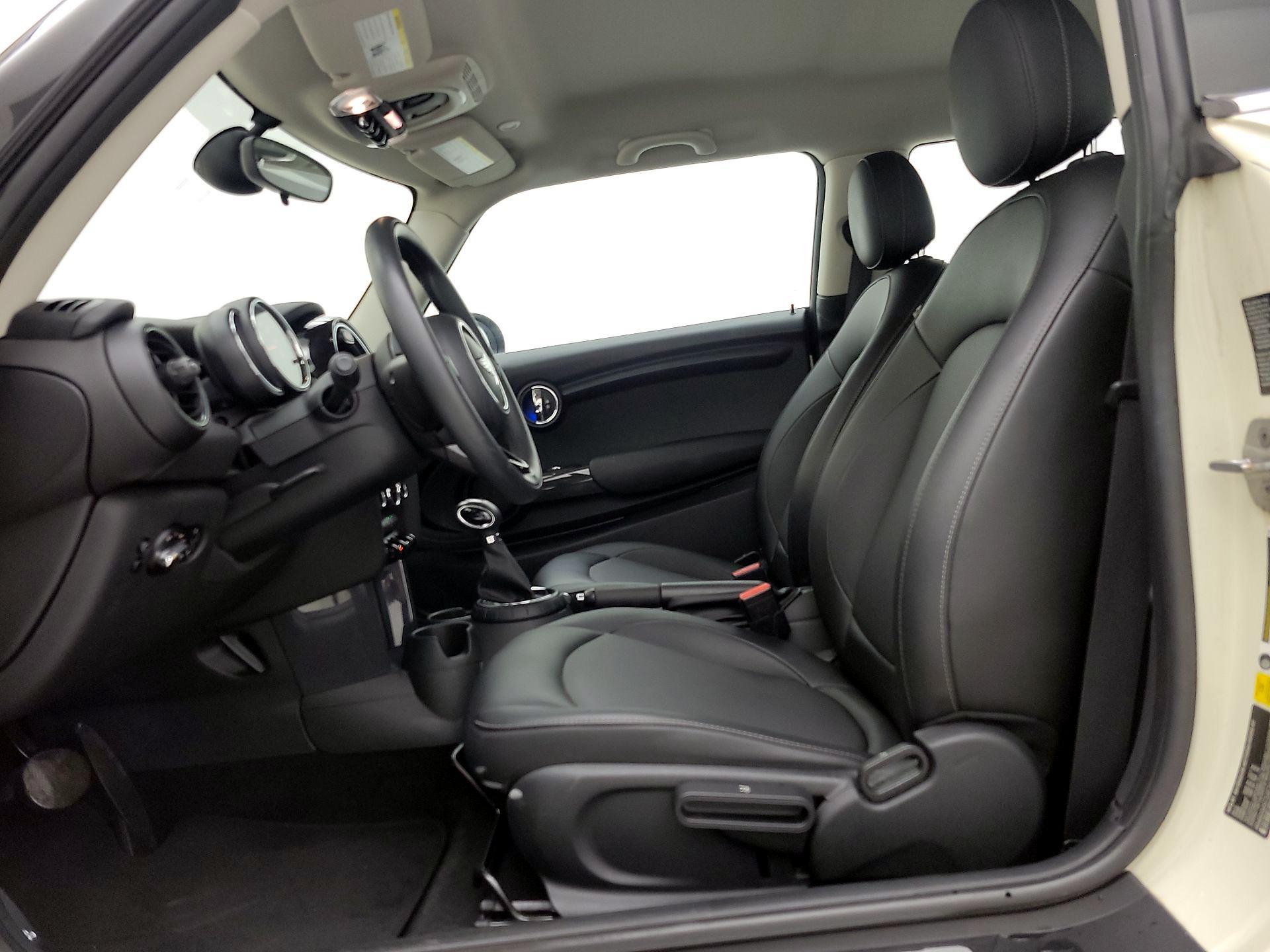 Thumbnail: 2015 MINI Cooper Hardtop - 11
