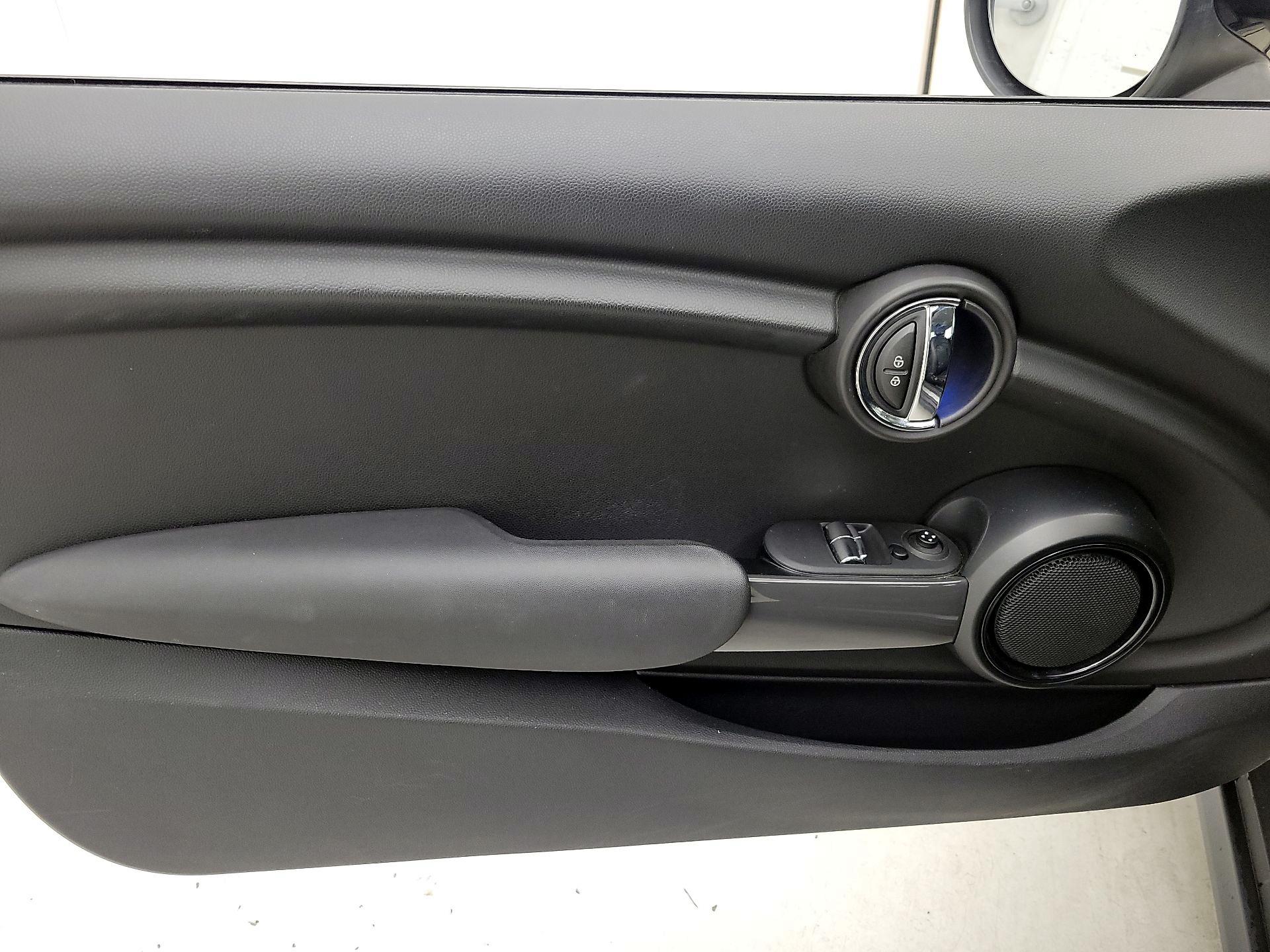 Thumbnail: 2015 MINI Cooper Hardtop - 12