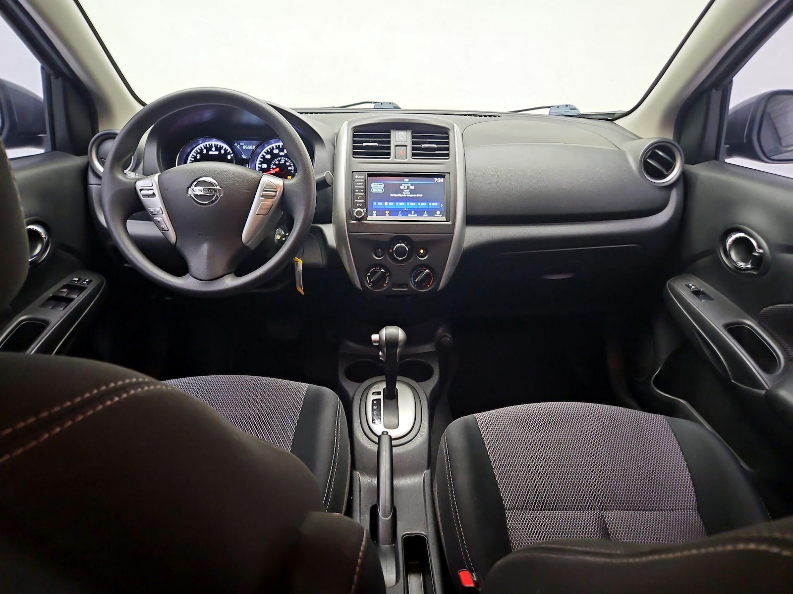 2019 Nissan Versa Sedan SV - Photo 10