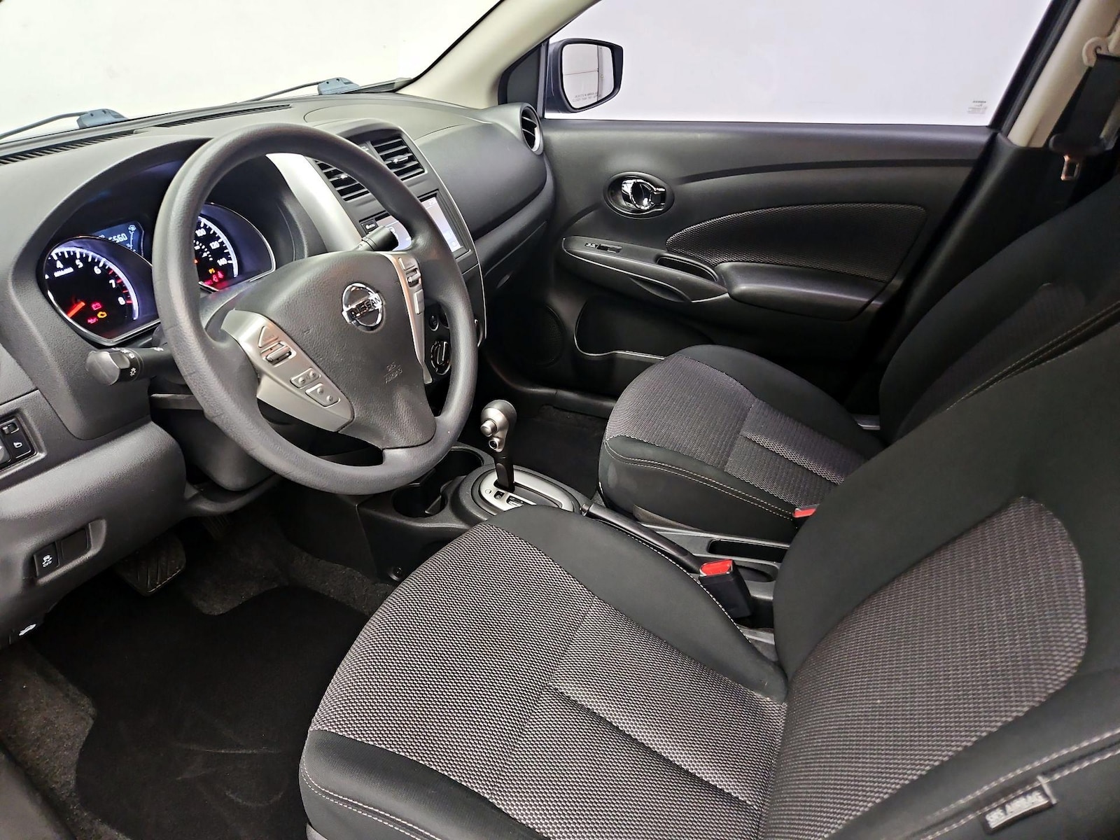 2019 Nissan Versa Sedan SV - Photo 12