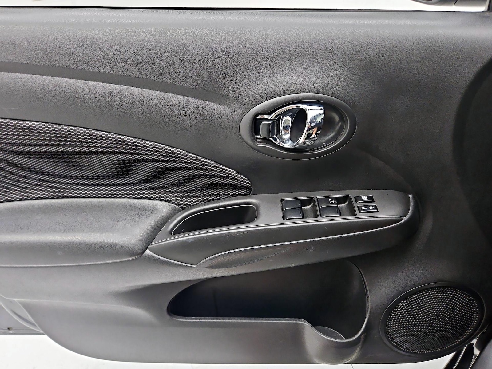 2019 Nissan Versa Sedan SV - Photo 13
