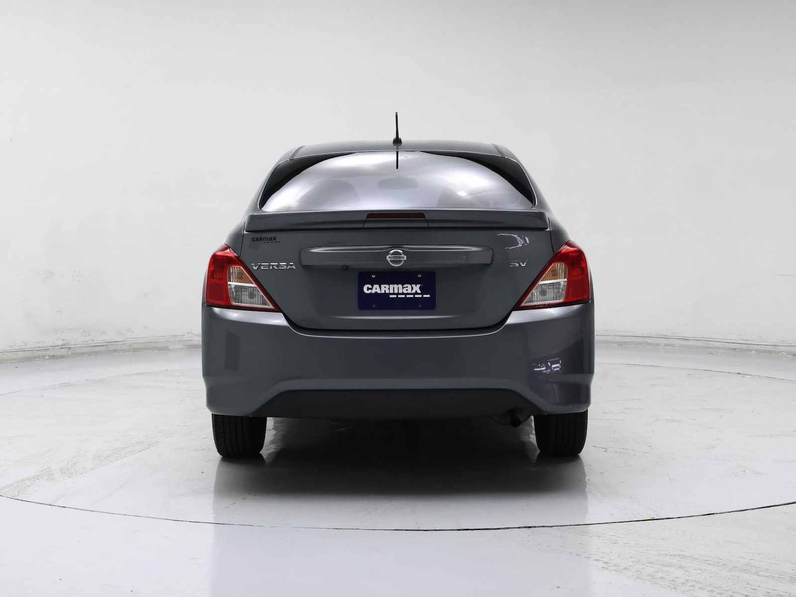 2019 Nissan Versa Sedan SV - Photo 7