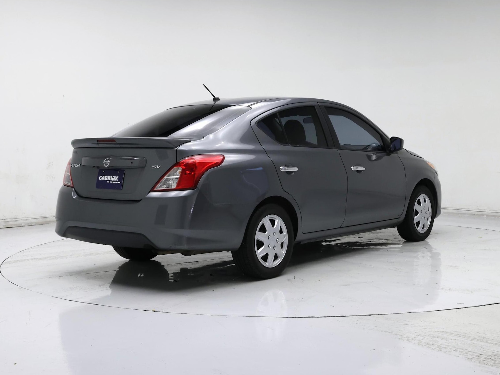 2019 Nissan Versa Sedan SV - Photo 9