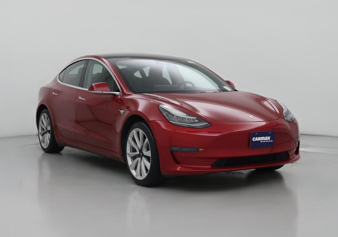 2019 Tesla Model 3 Standard Range Plus in Red — CarMax photo