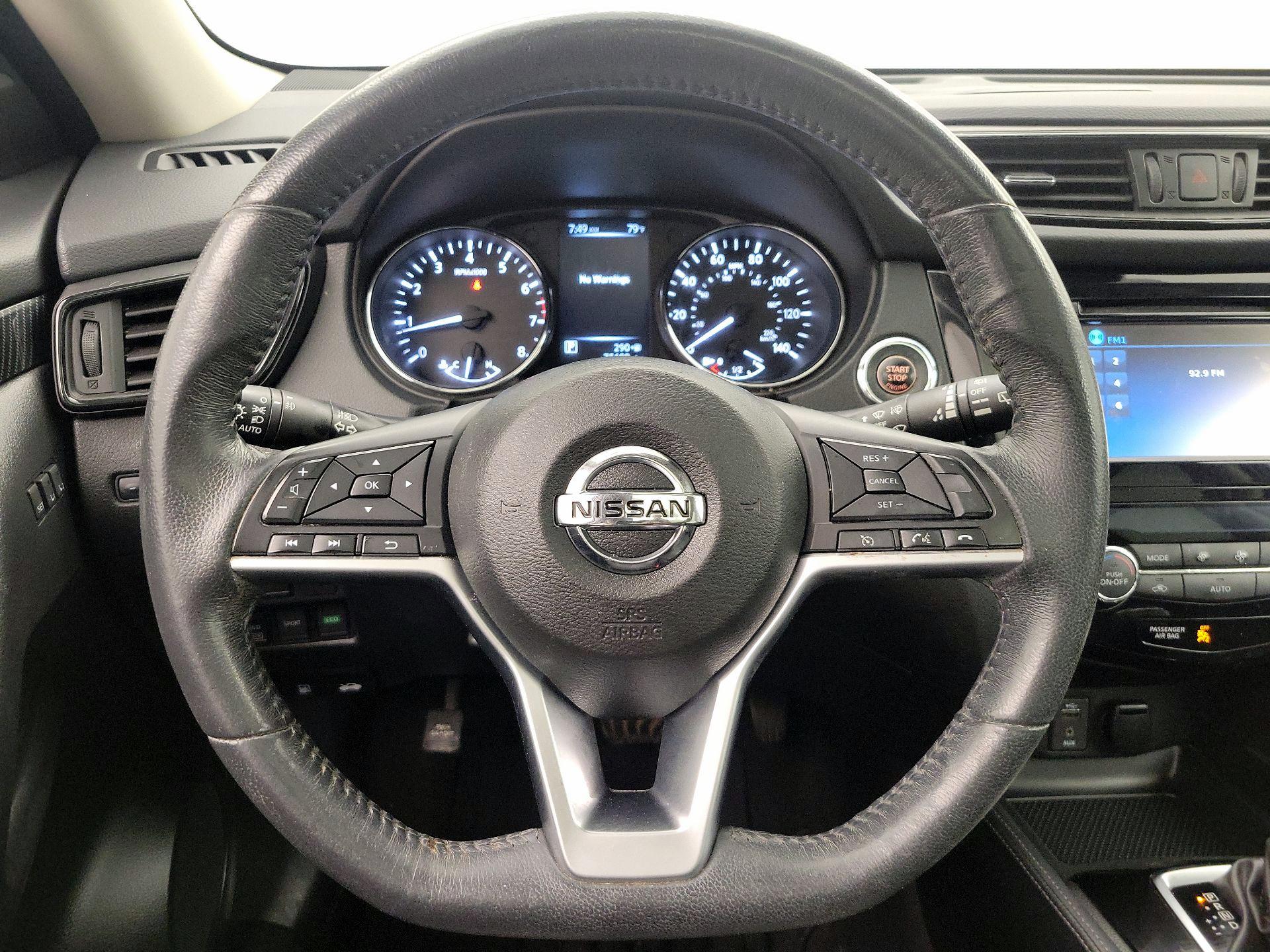 Thumbnail: 2017 Nissan Rogue - 10