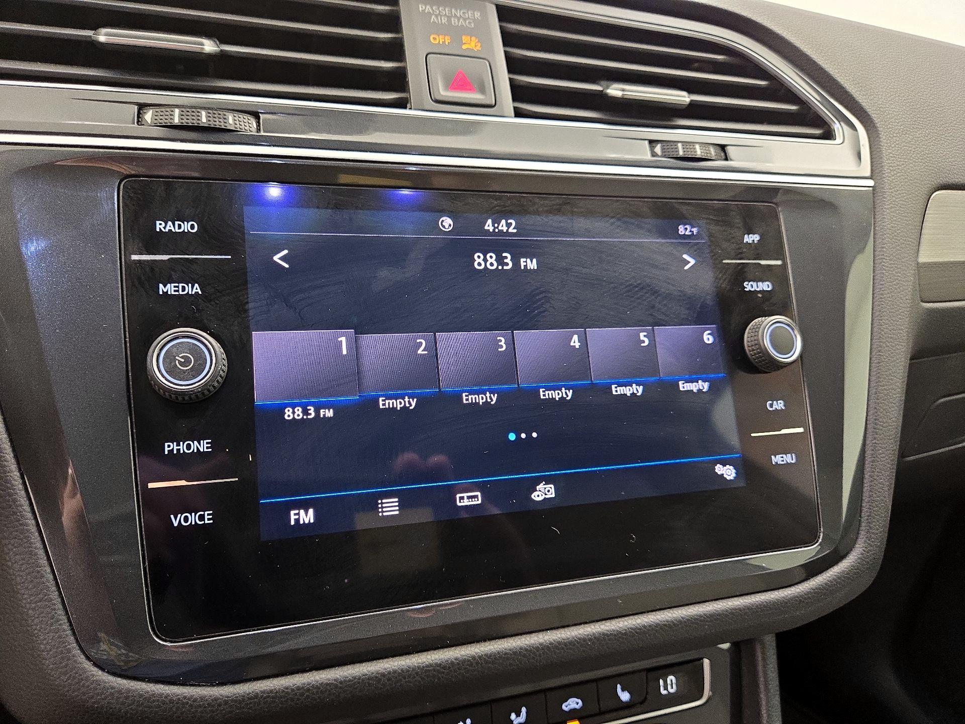 Thumbnail: 2020 Volkswagen Tiguan - 15