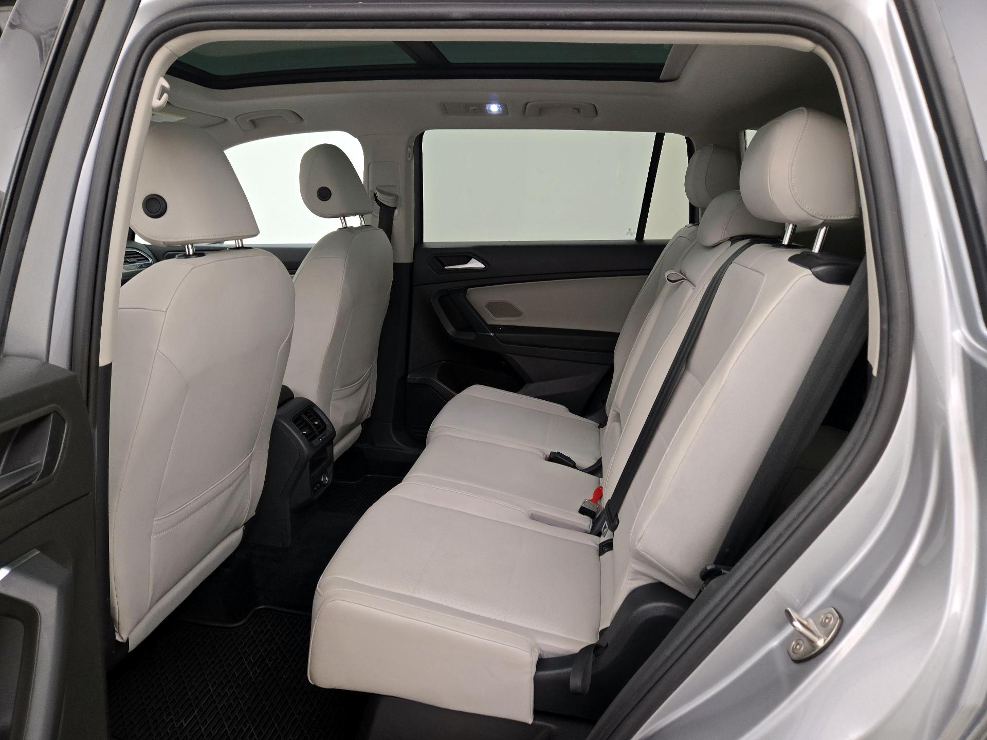 Thumbnail: 2020 Volkswagen Tiguan - 20