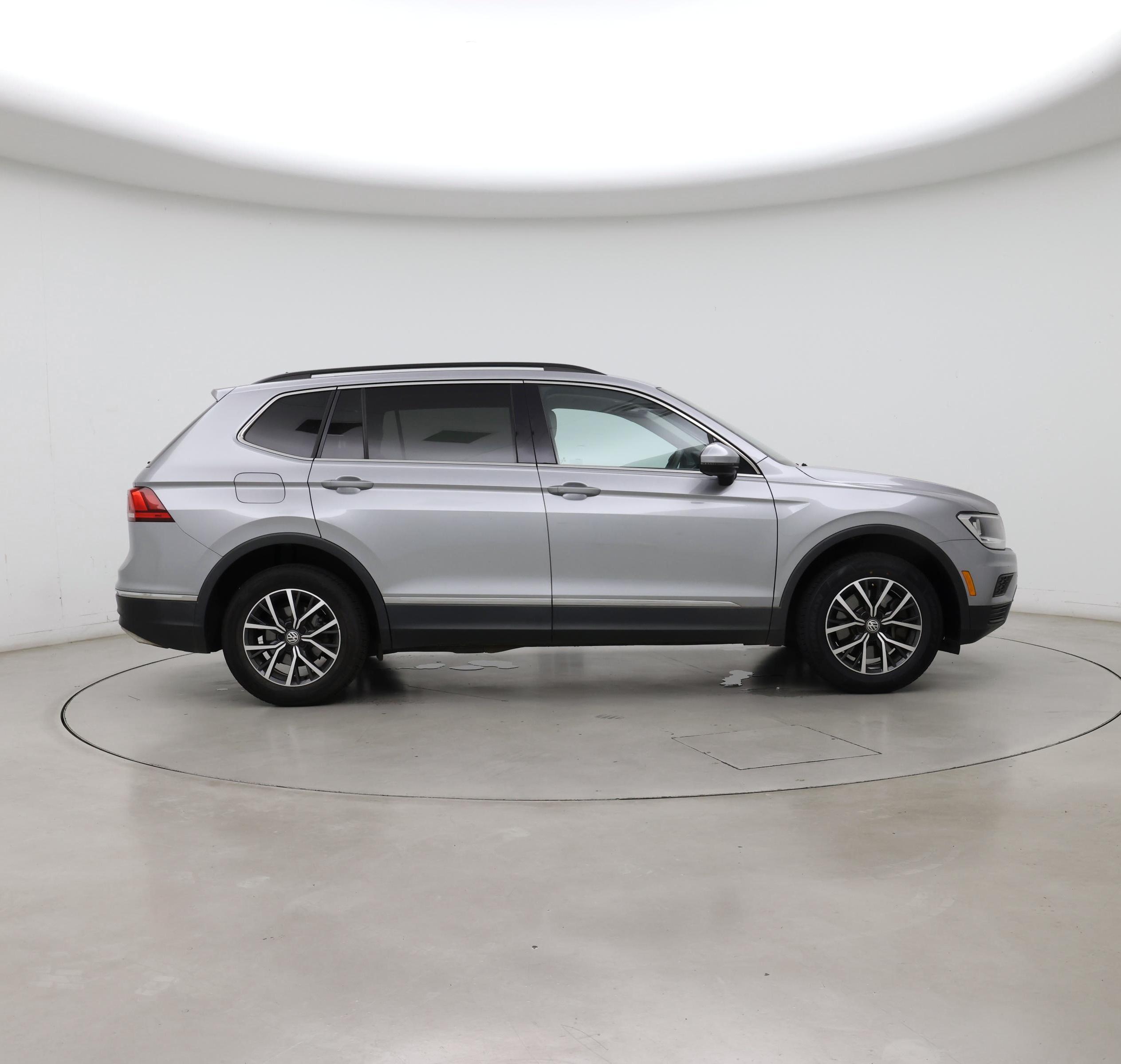Thumbnail: 2020 Volkswagen Tiguan - 7
