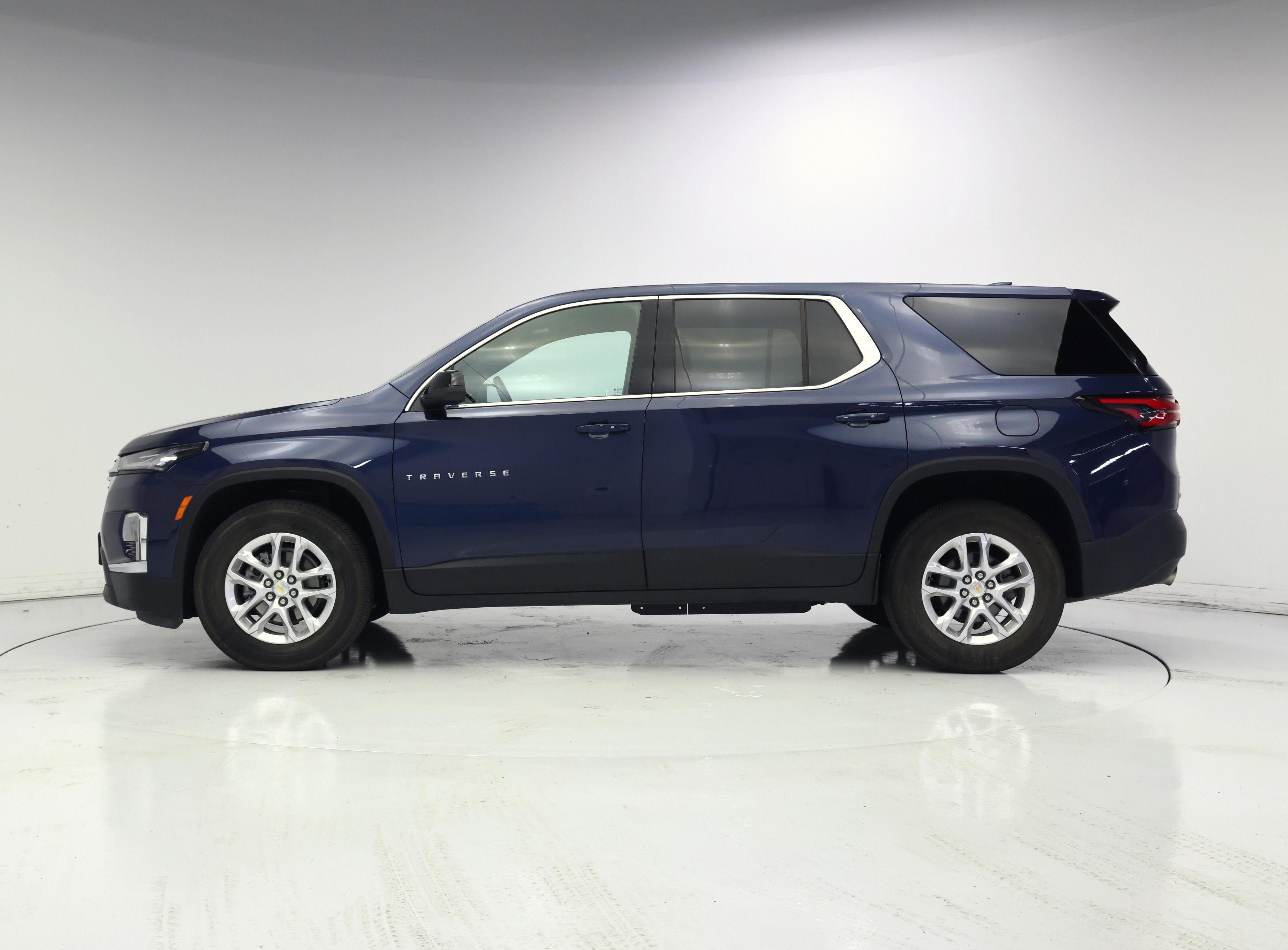 Thumbnail: 2022 Chevrolet Traverse - 3