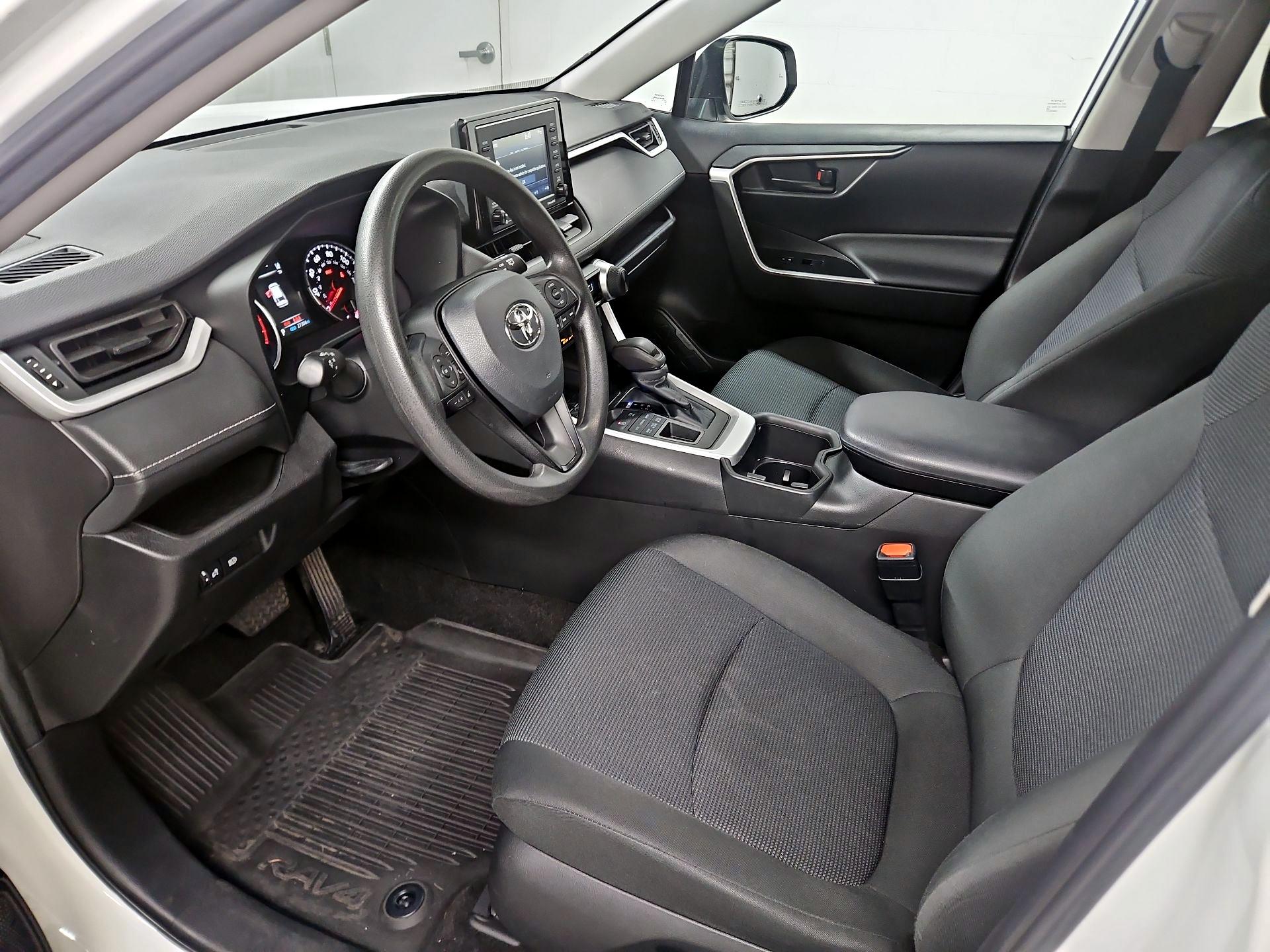 Thumbnail: 2022 Toyota RAV4 - 11