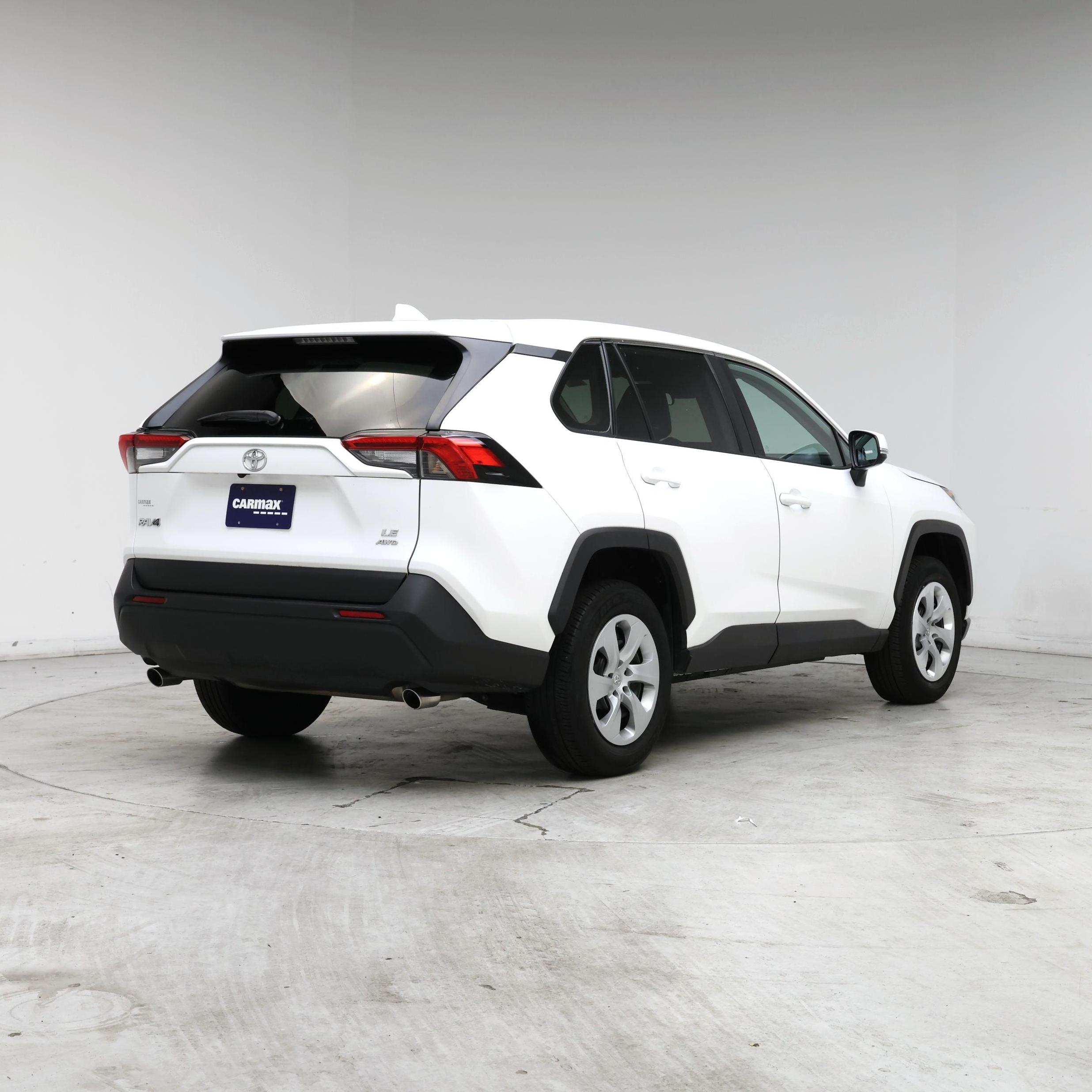 Thumbnail: 2022 Toyota RAV4 - 8