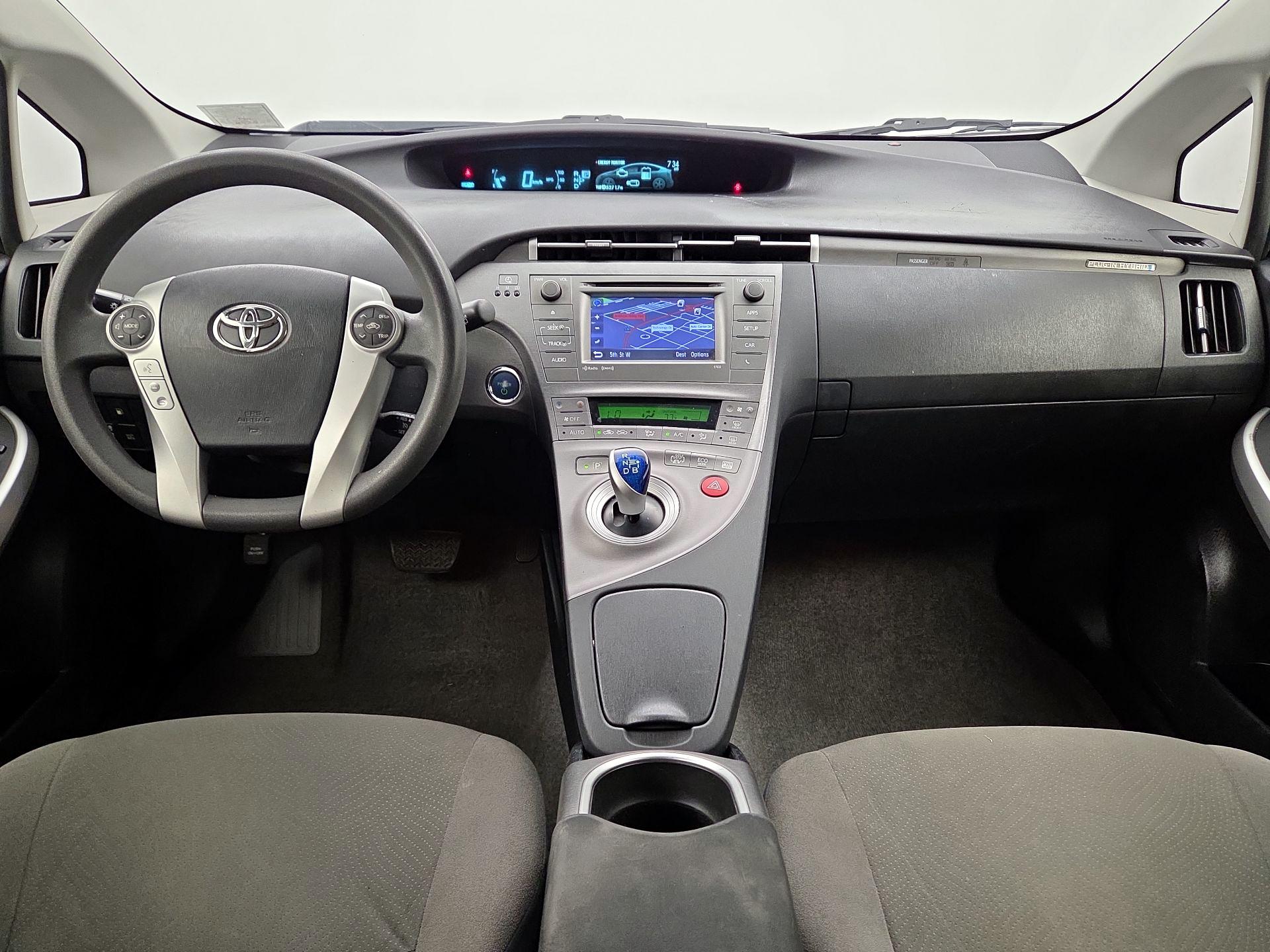 Thumbnail: 2015 Toyota Prius - 9
