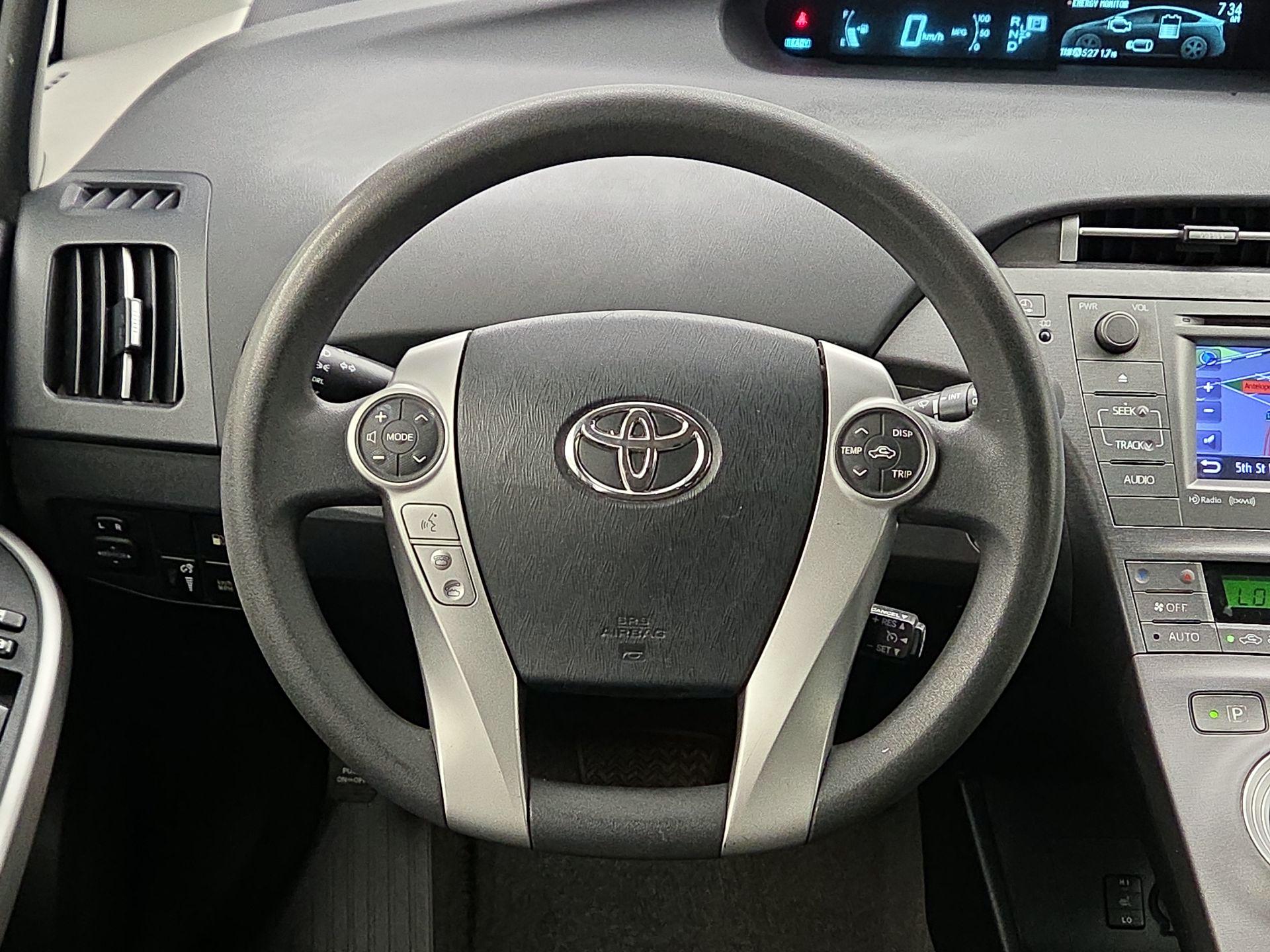 Thumbnail: 2015 Toyota Prius - 10