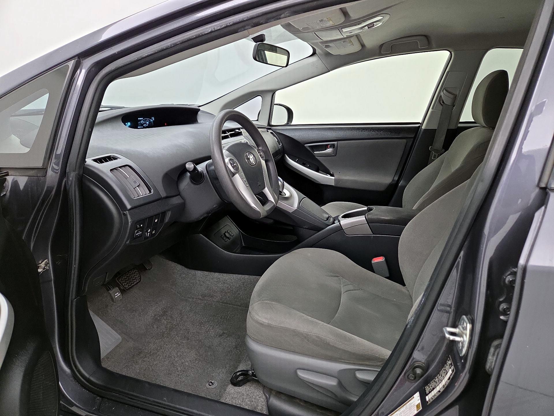 Thumbnail: 2015 Toyota Prius - 11