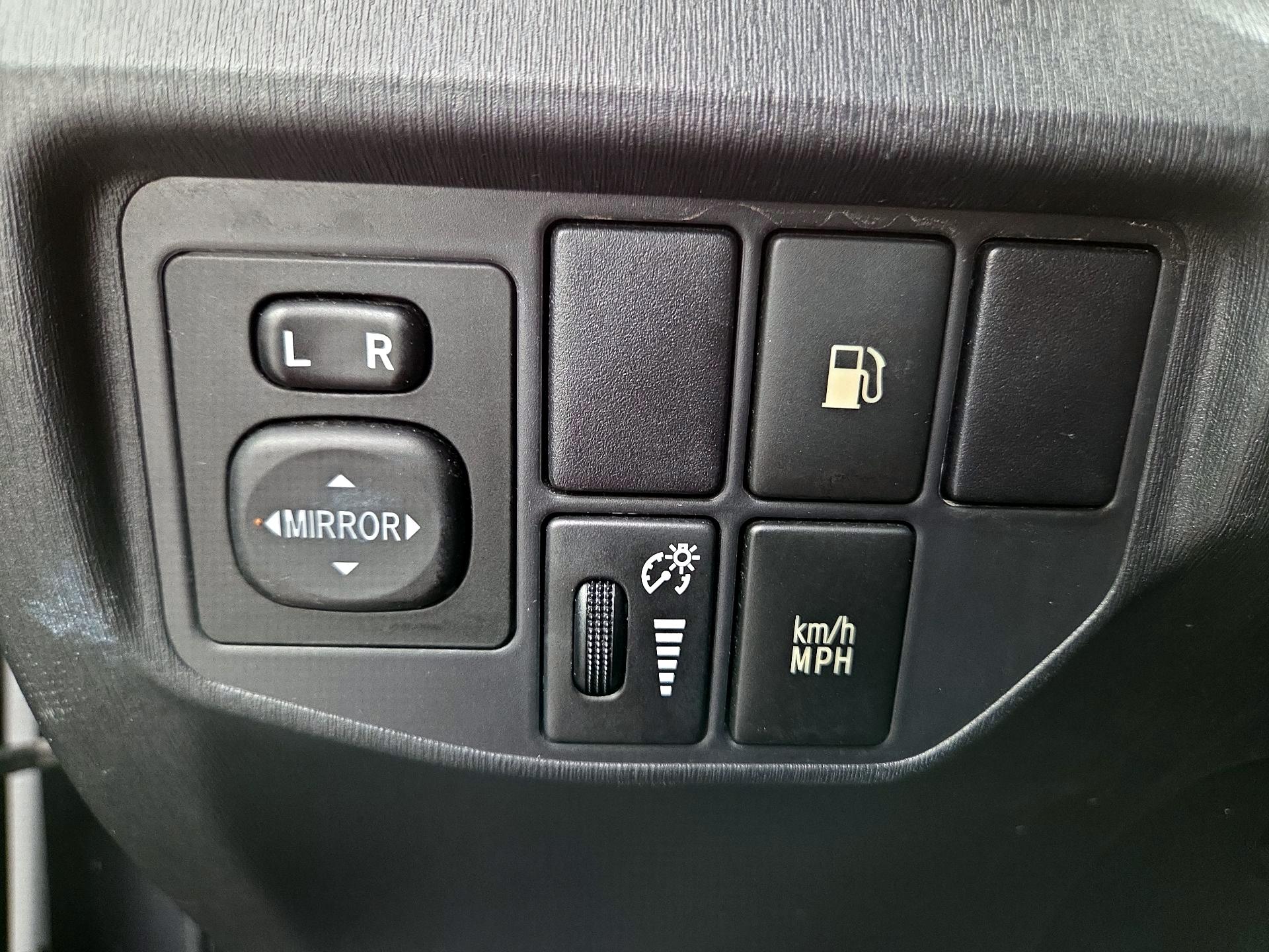 Thumbnail: 2015 Toyota Prius - 13