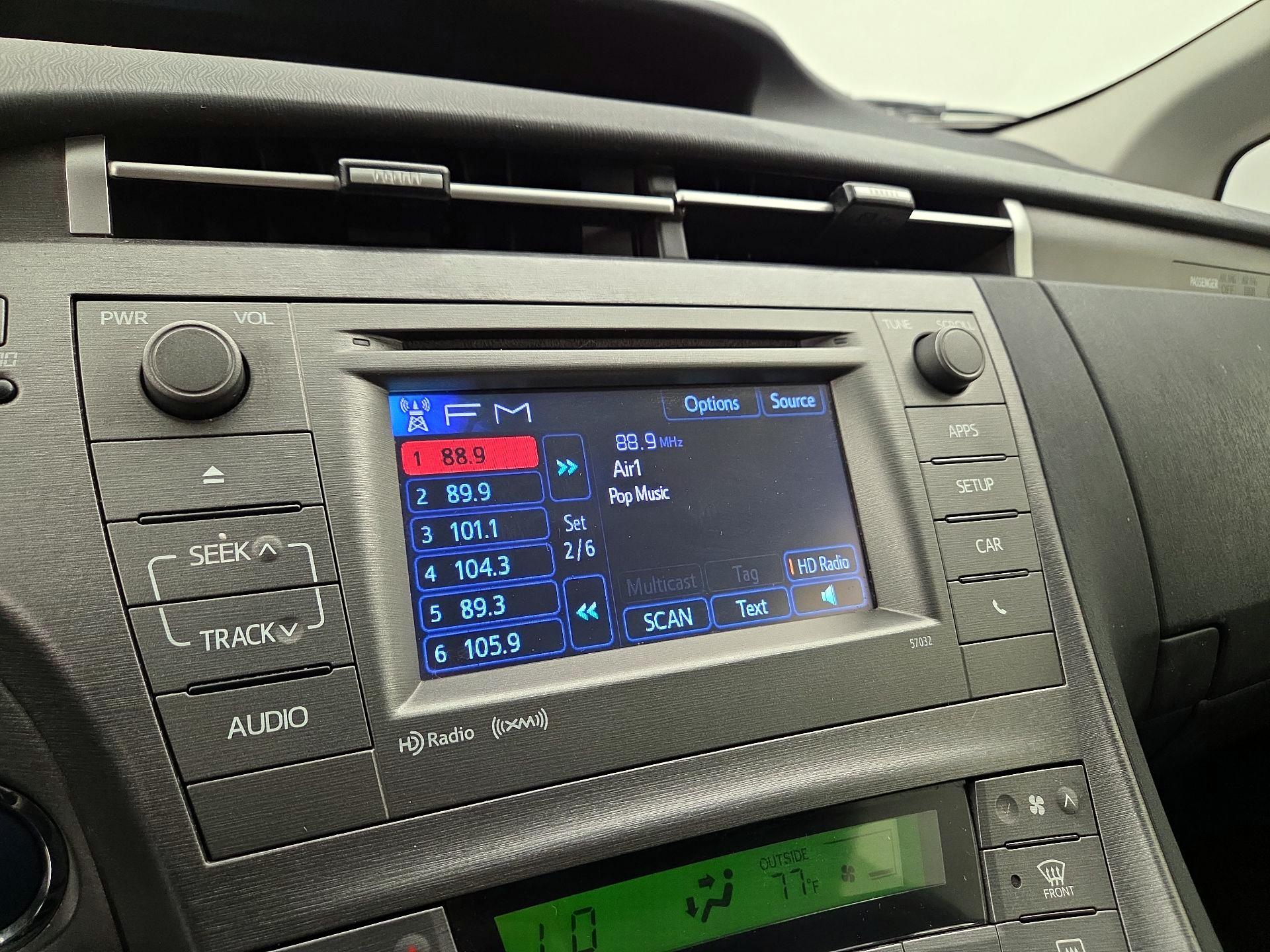 Thumbnail: 2015 Toyota Prius - 16