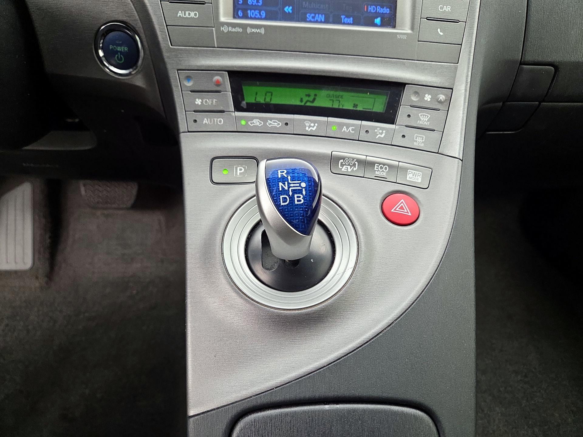 Thumbnail: 2015 Toyota Prius - 18