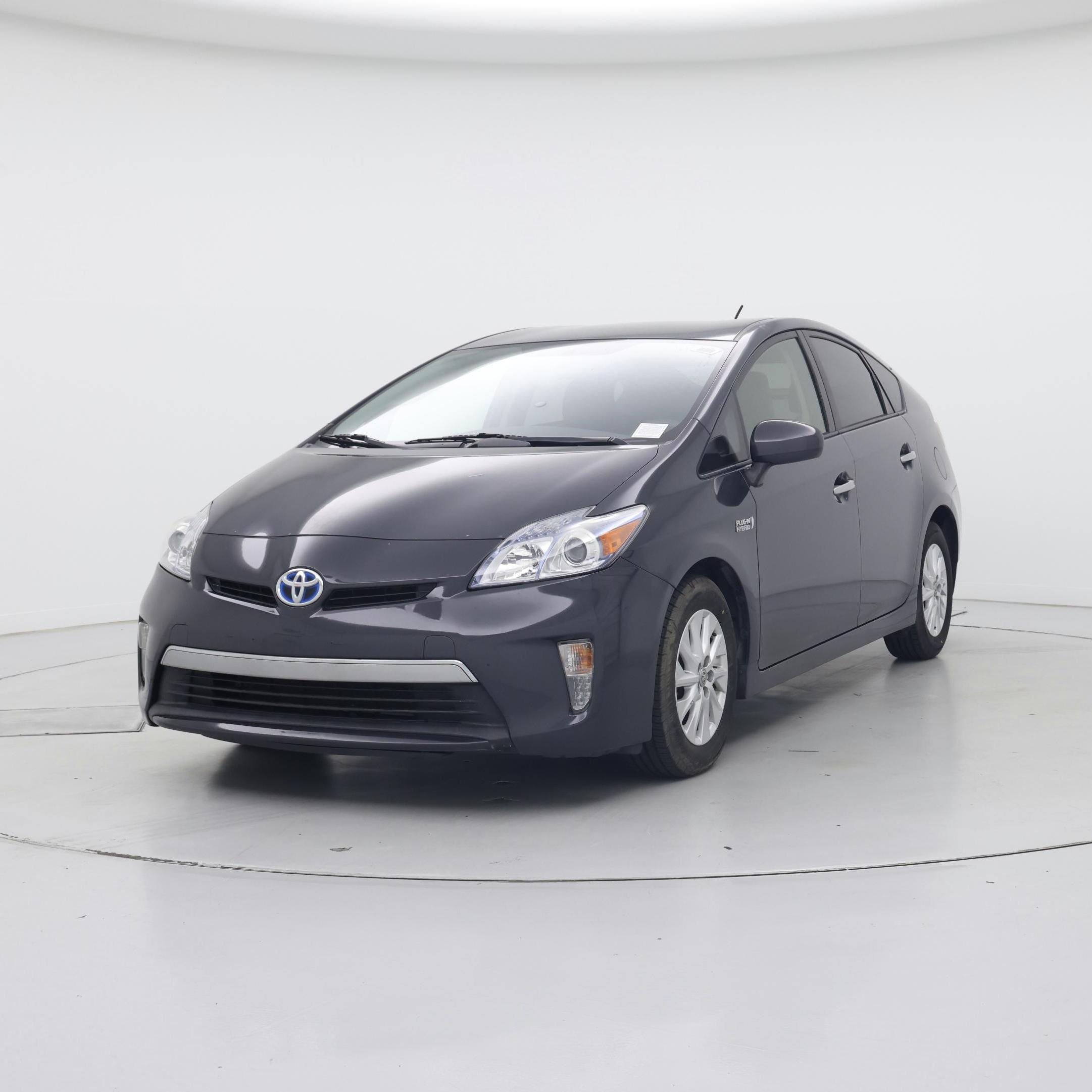 Thumbnail: 2015 Toyota Prius - 4