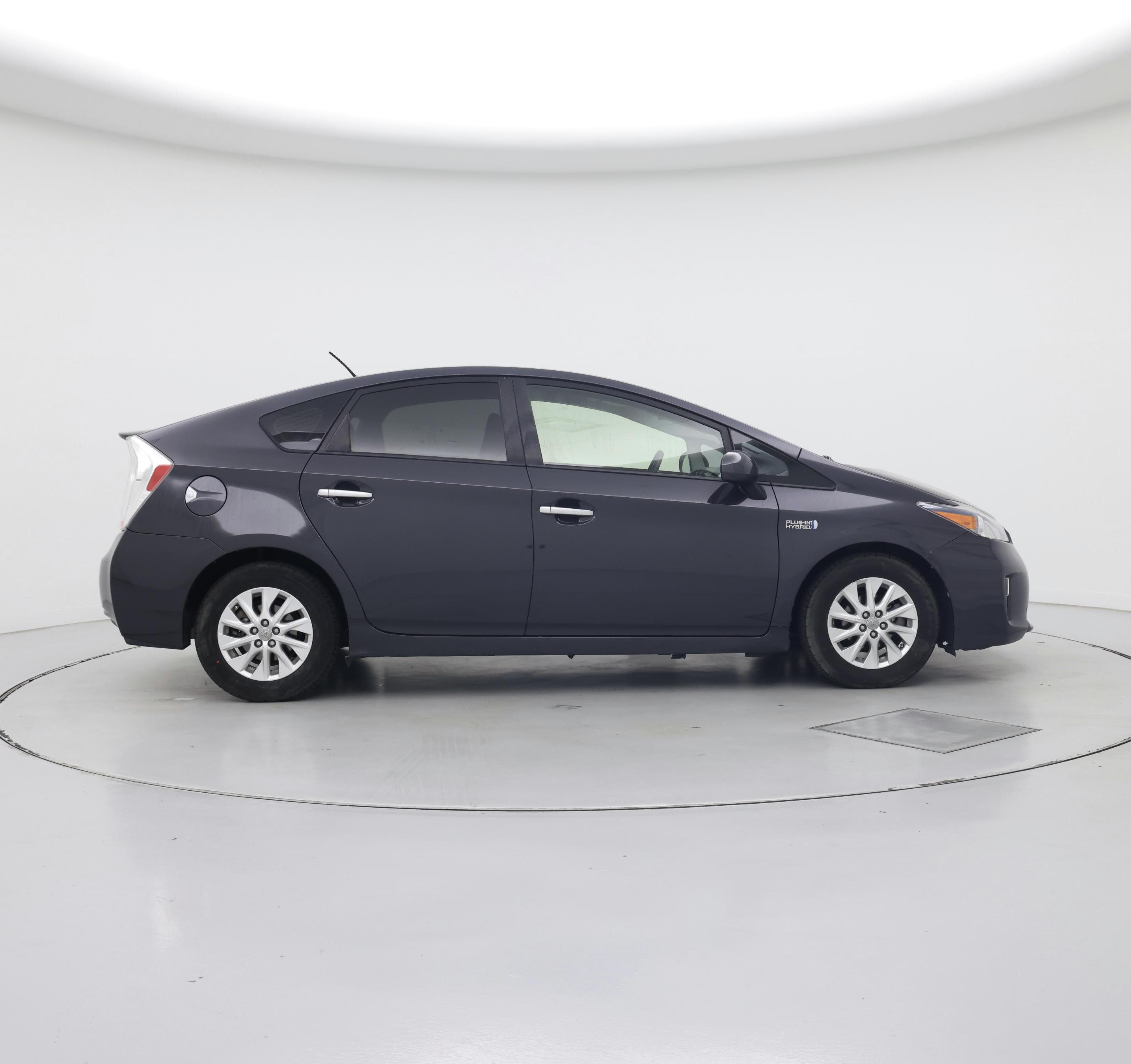 Thumbnail: 2015 Toyota Prius - 7